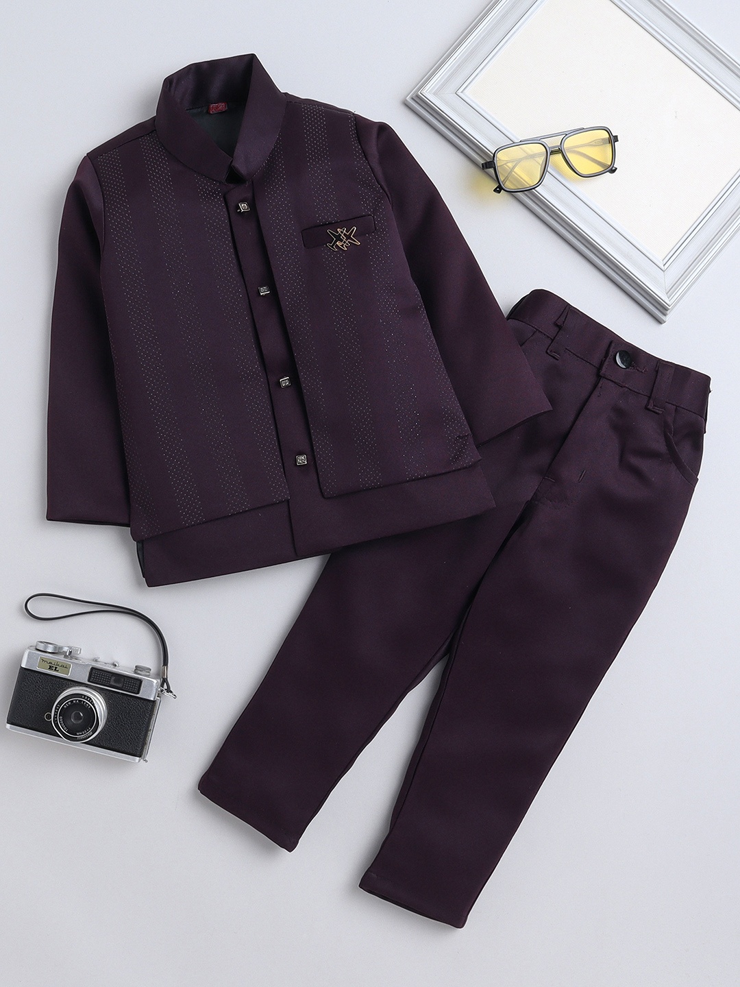

FOURFOLDS Boys Single-Breasted 2-Piece Suit, Maroon