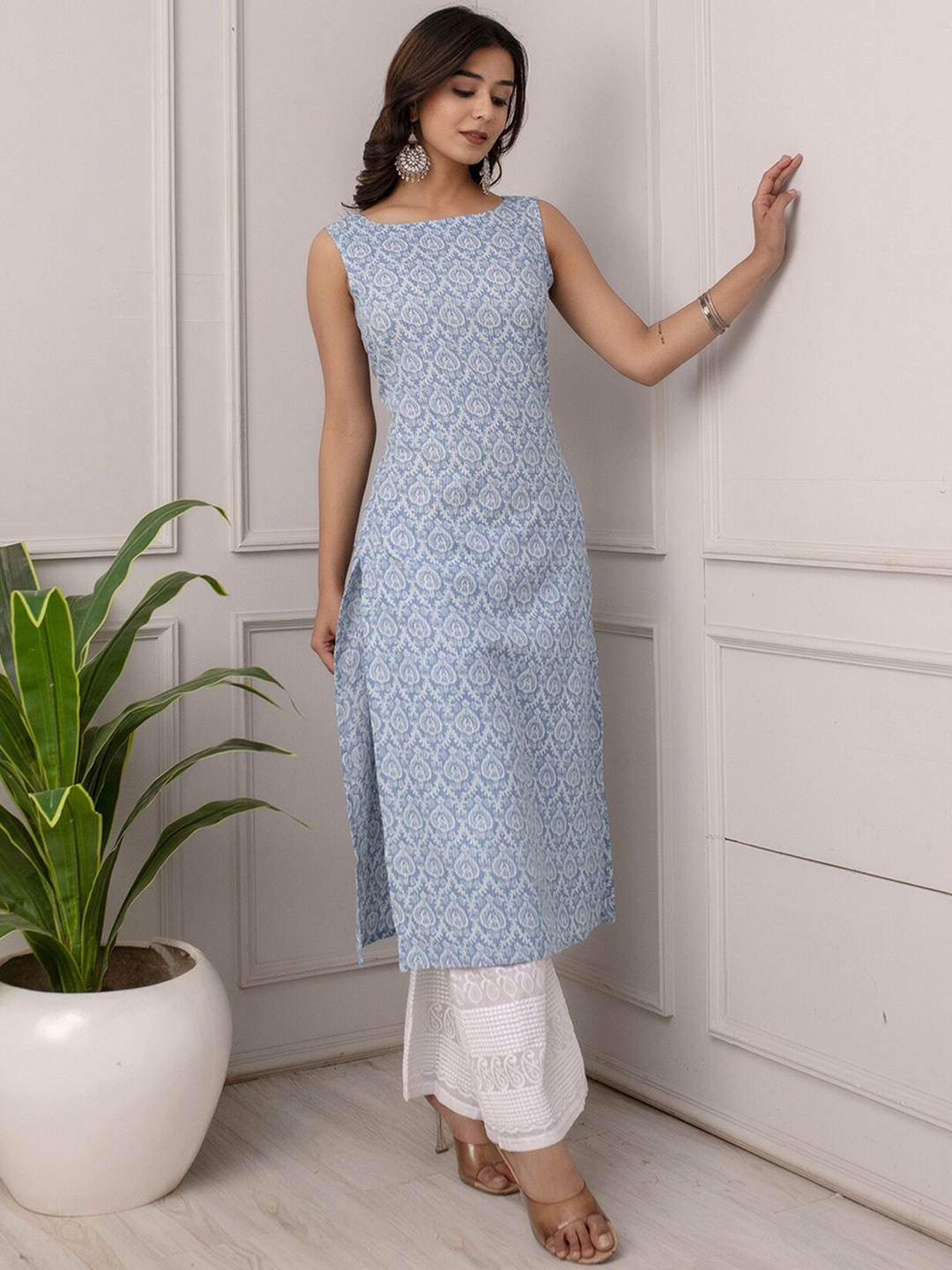 

Nayo Blue & Grey Ethnic Motifs Printed Boat Neck Cotton Straight Kurta