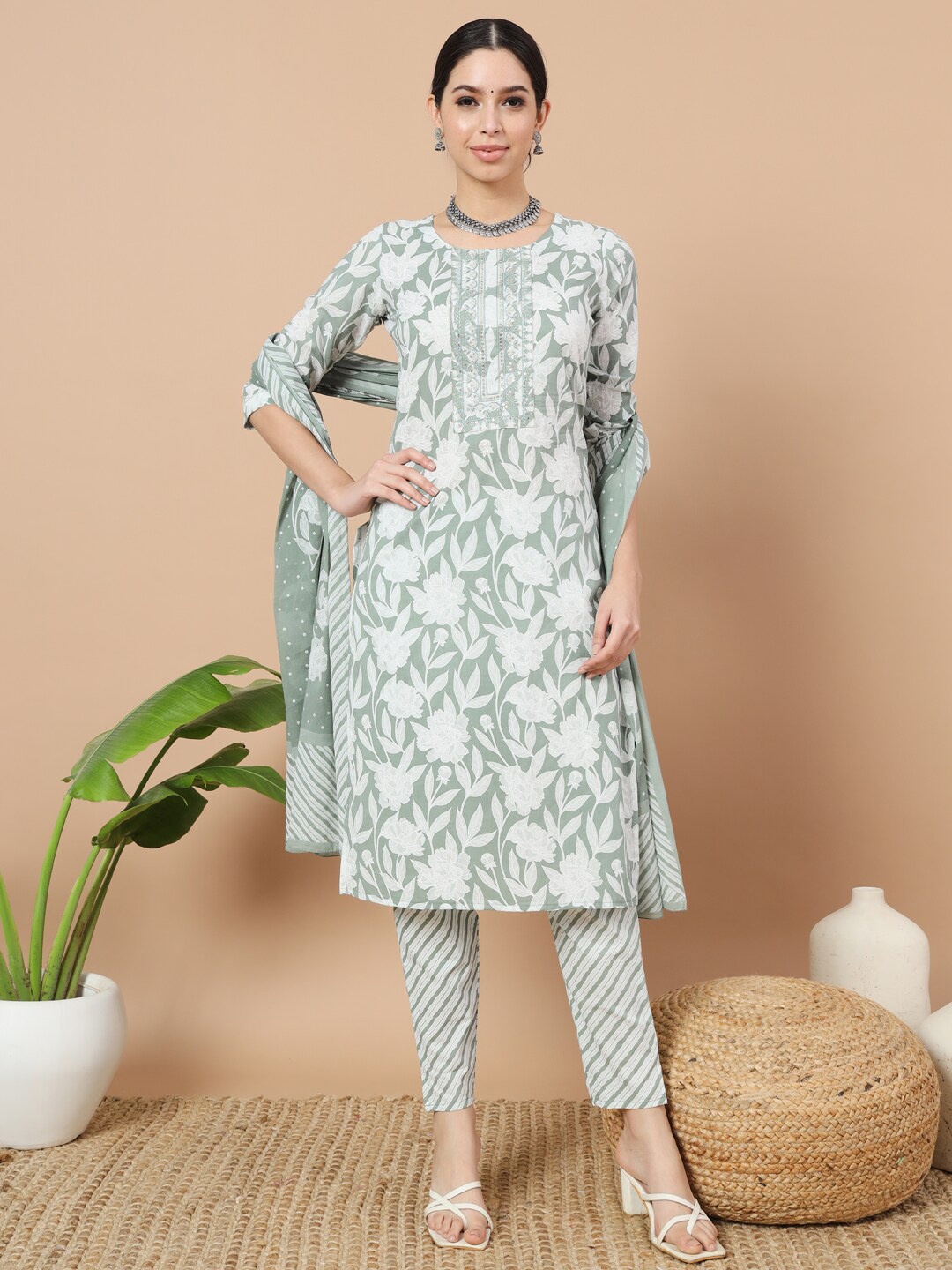 

Yufta Floral Printed Regular Thread Work Pure Cotton Kurta with Trousers & Dupatta, Green