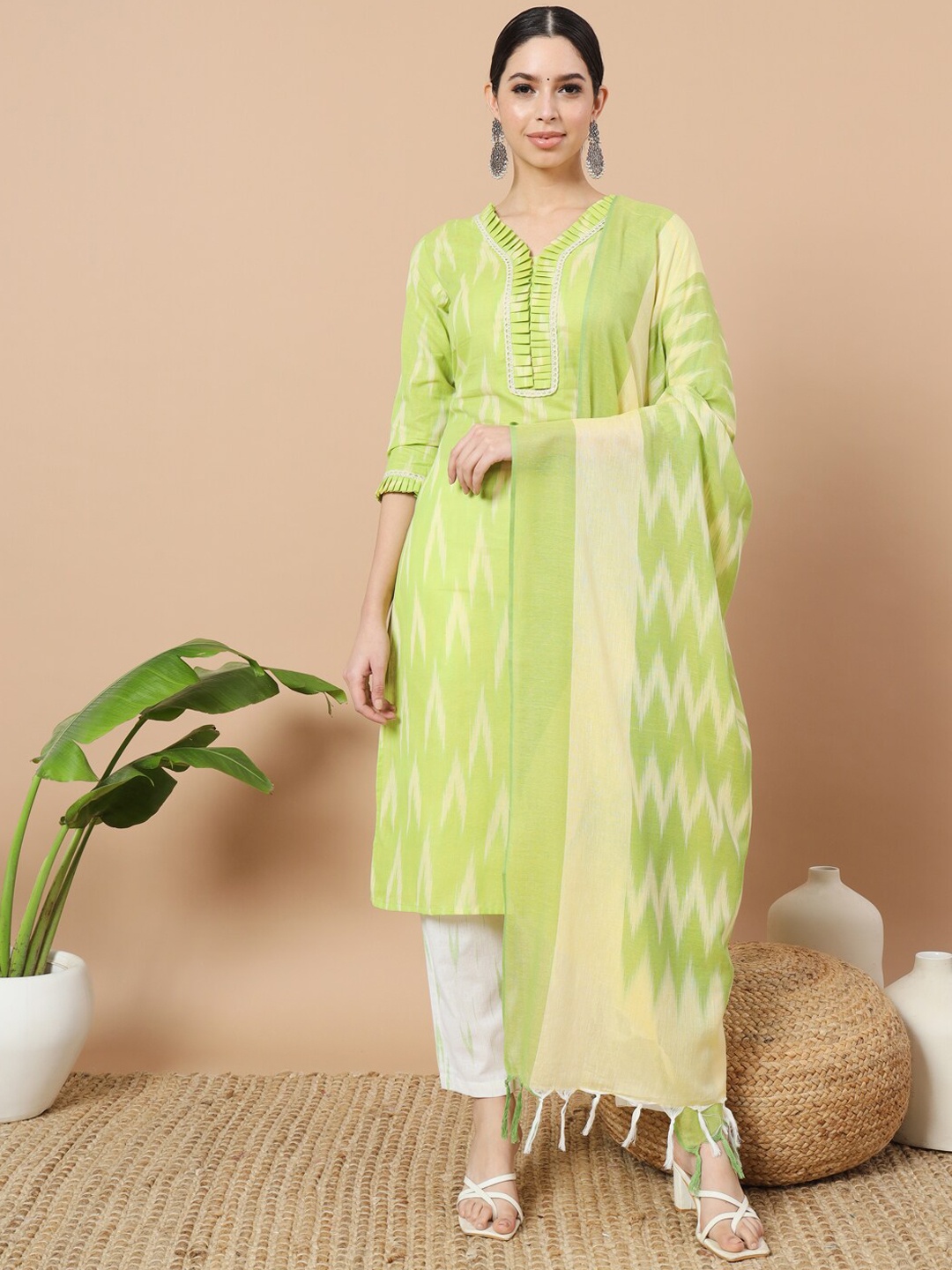 

Yufta Ikat Pure Cotton Kurta with Trousers & With Dupatta, Green