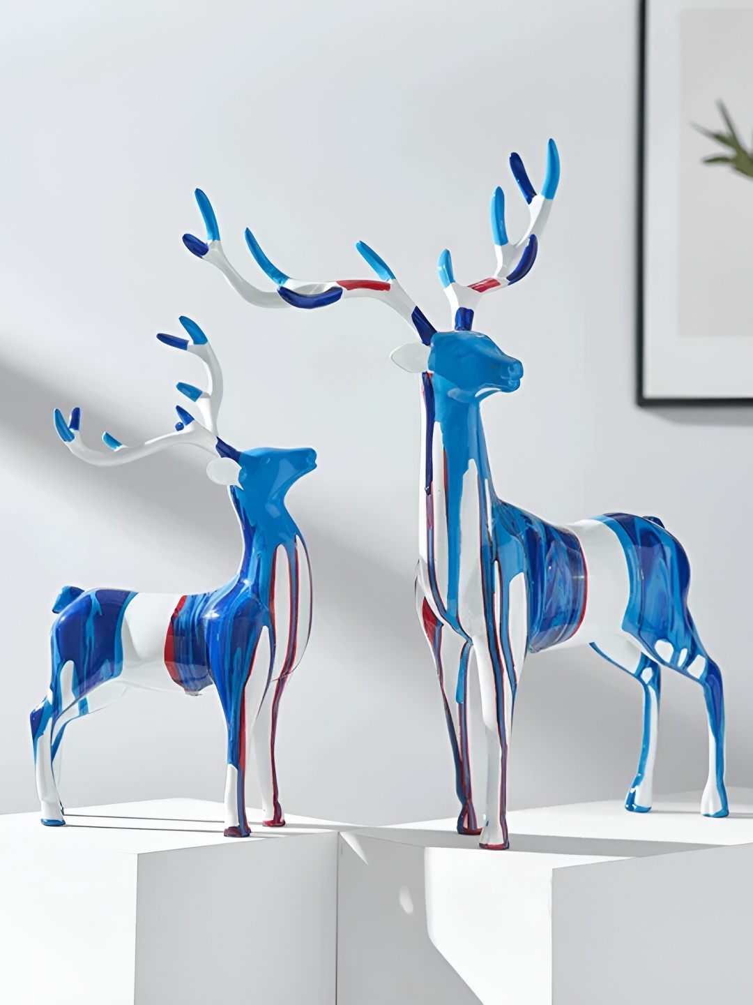 

THEDECORKART White & Blue 2 Pcs Figurine Showpiece