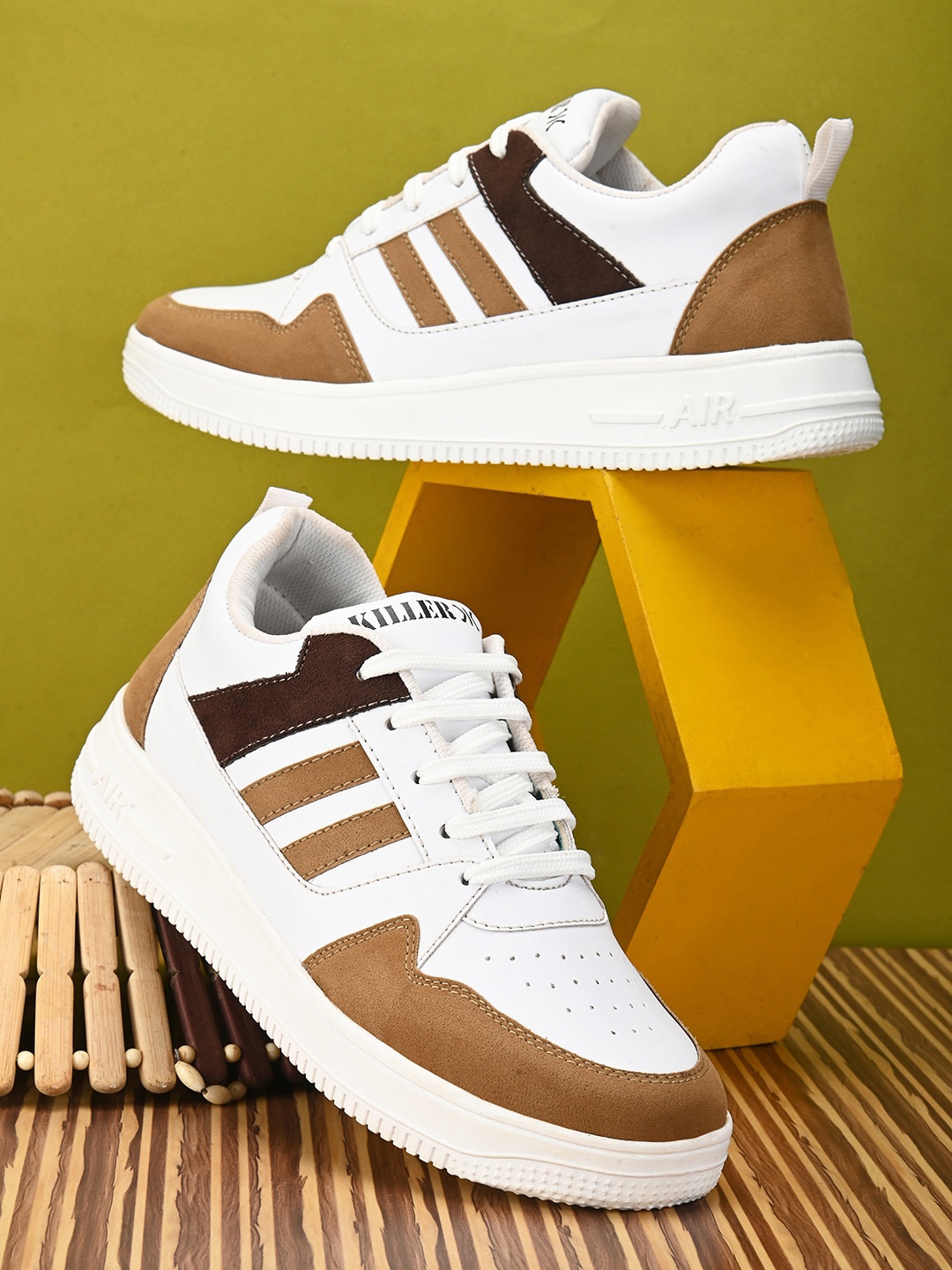 

Killer Men Colourblocked Round Toe Lightweight Sneakers, White