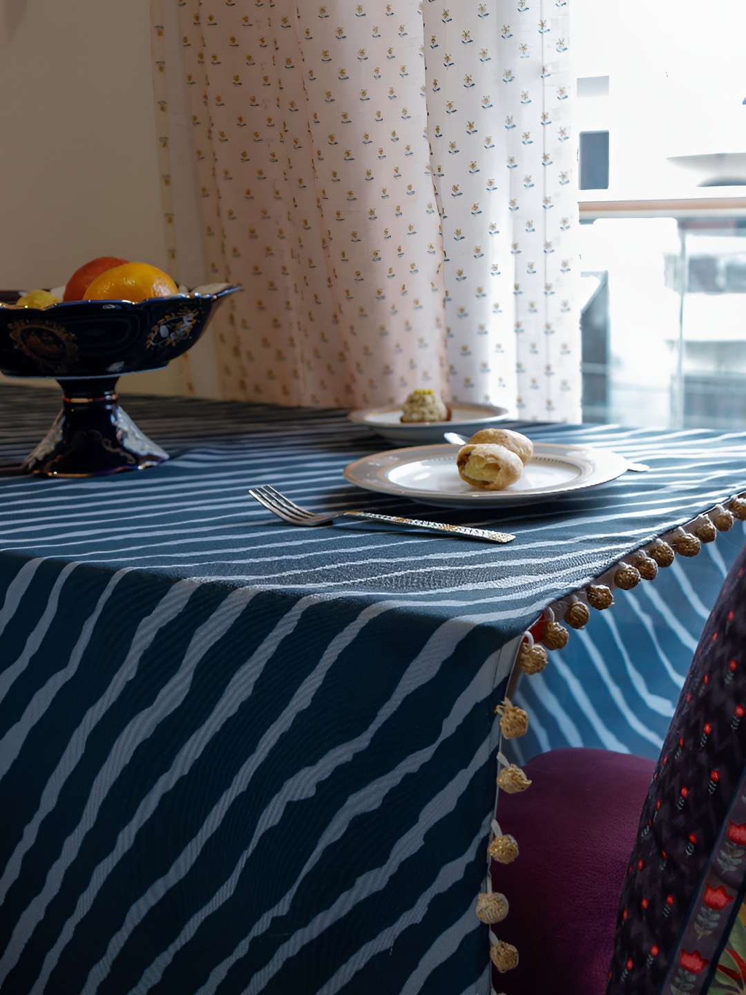 

design station Blue Printed Anti-Slip 6-Seater Table Cover
