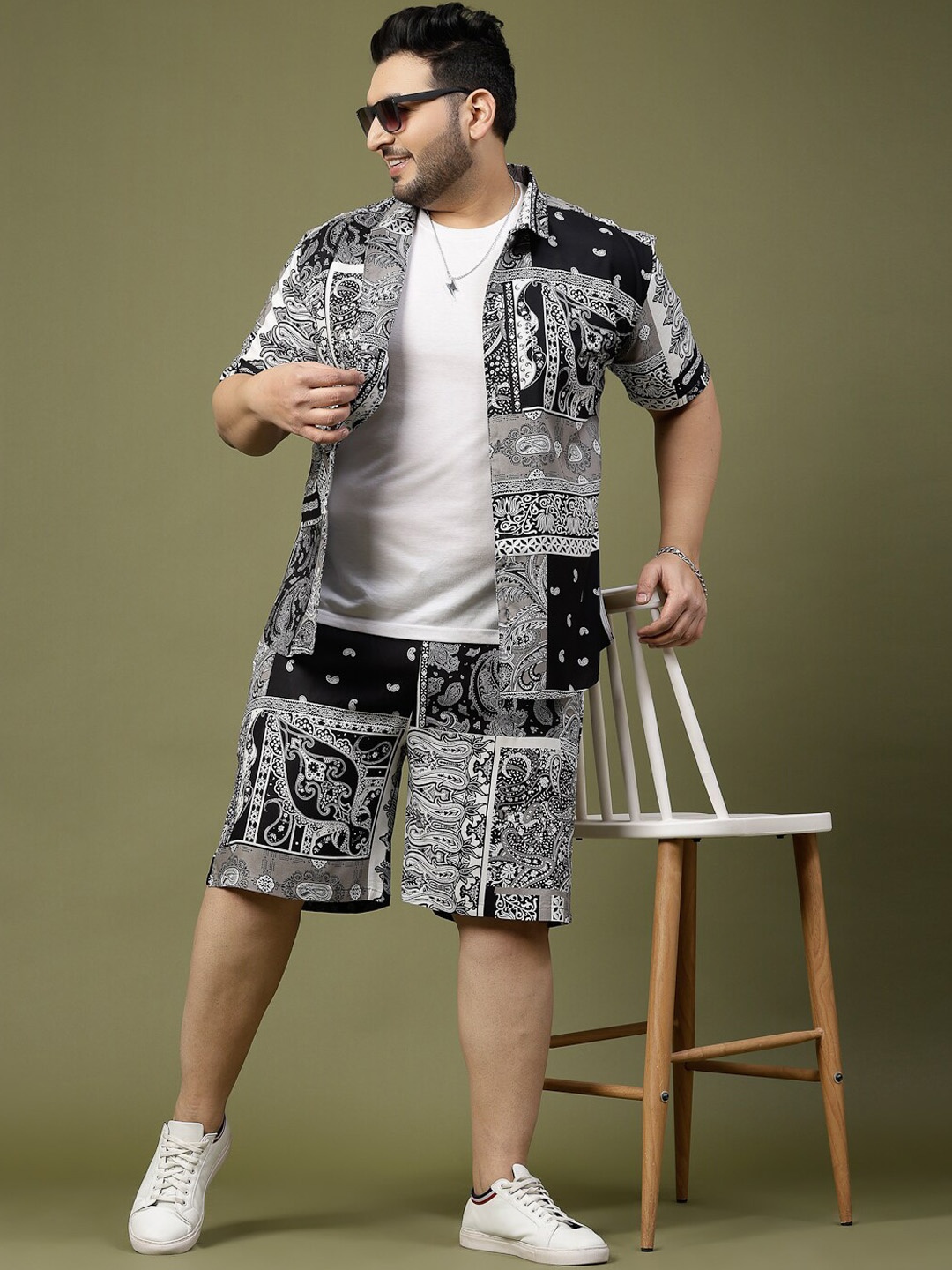 

Rigo Plus Size Paisley Printed Shirt & Shorts Co Ord Set, Black