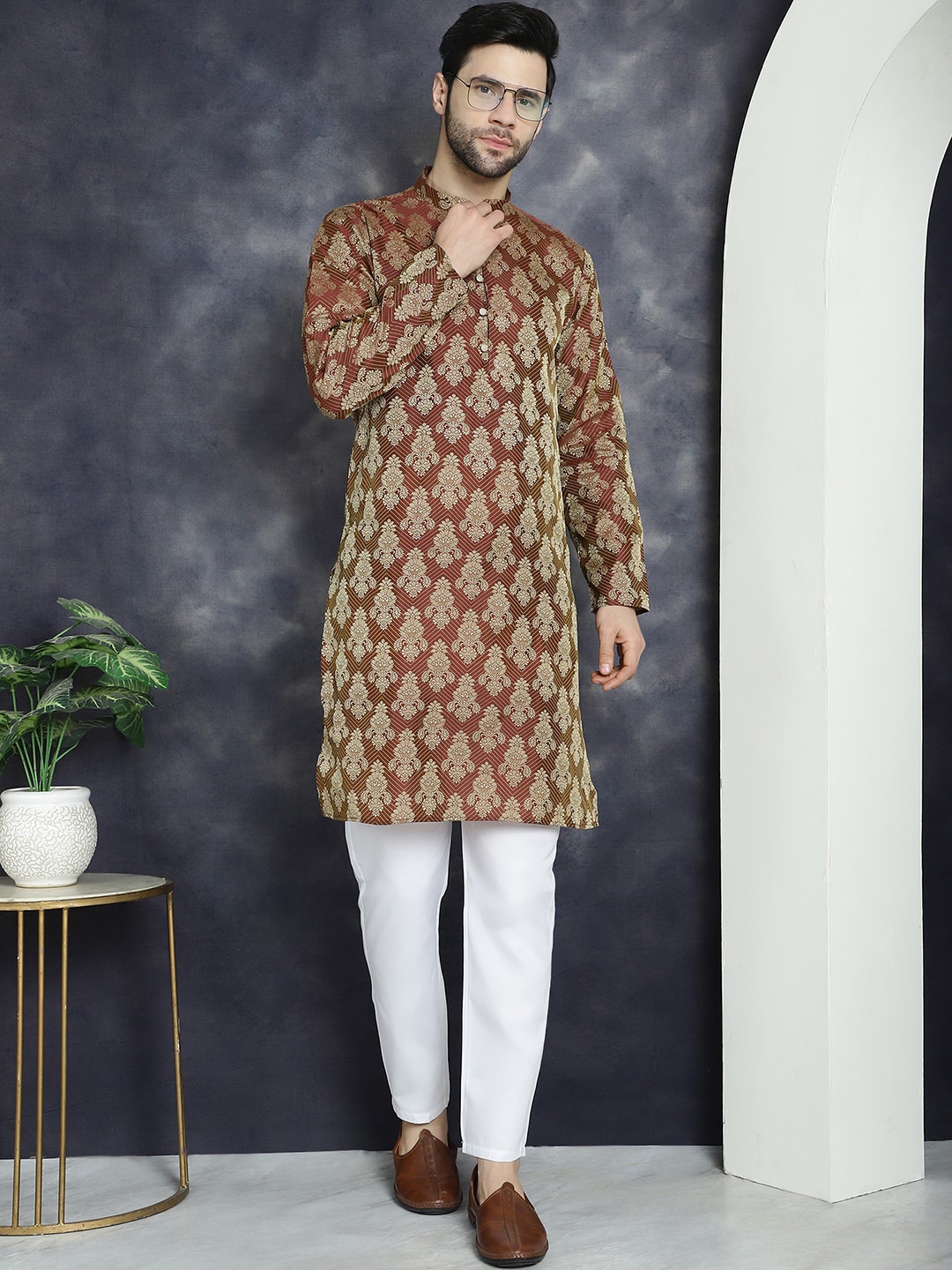 

Anouk Ethnic Motifs Woven Design Kurta With Pyjama, Maroon