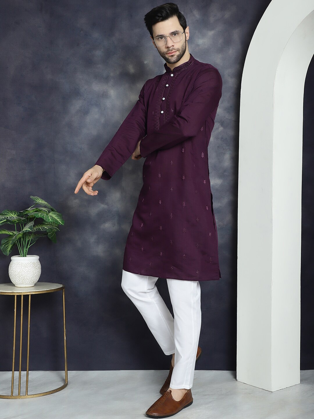 

Anouk Floral Embroidered Kurta With Pyjama, Purple