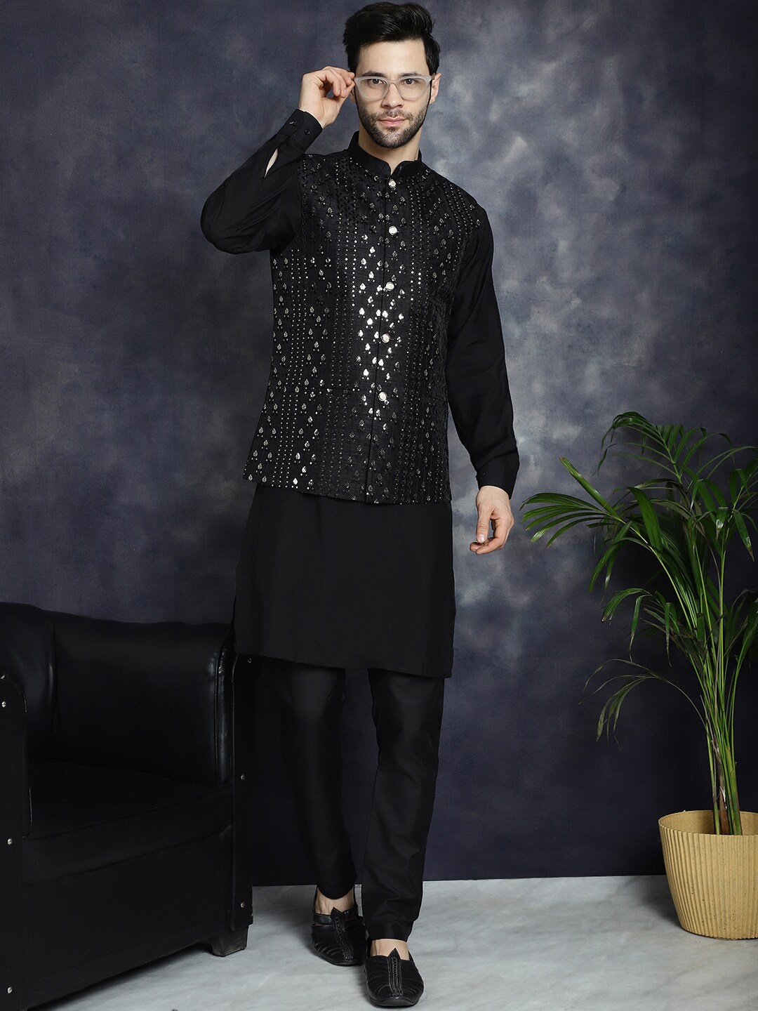 

Anouk Black Floral Embroidered Sequinned Mandarin Collar Kurta With Trousers