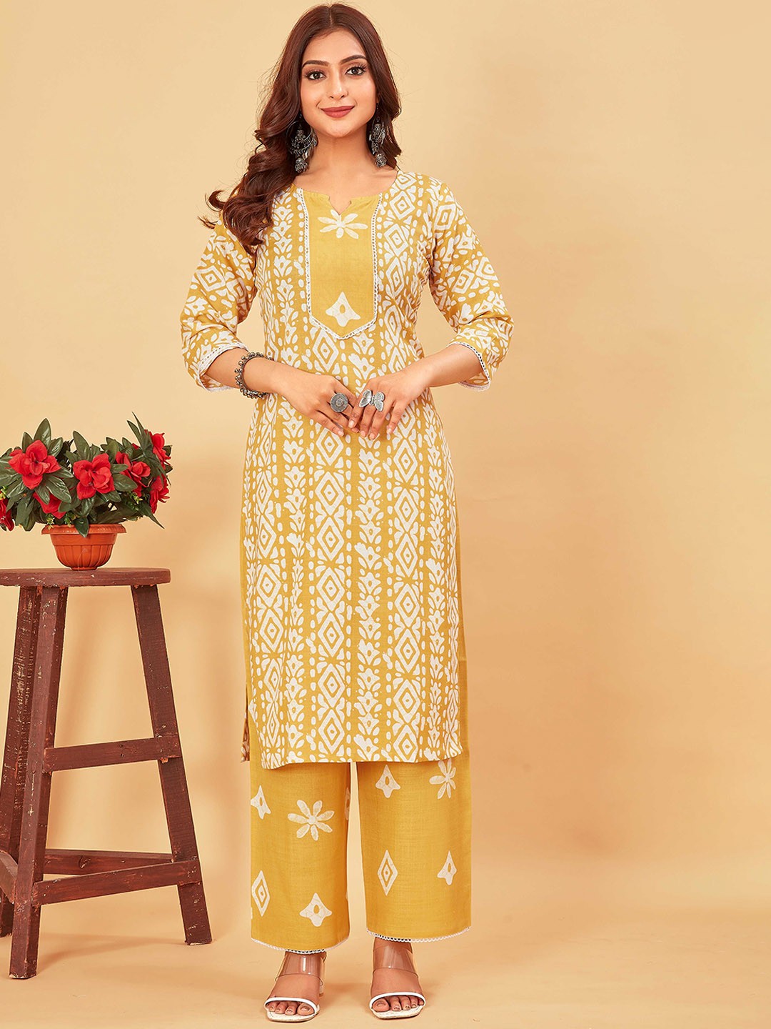 

Pari THE FASHION STUDIO Ethnic Motifs Printed Kurta With Trouser, Yellow