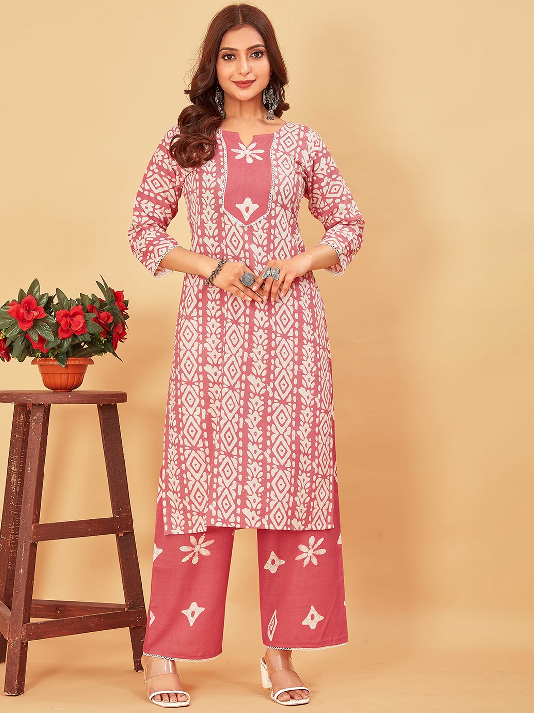 

Pari THE FASHION STUDIO Ethnic Motifs Printed Kurta With Trouser, Pink