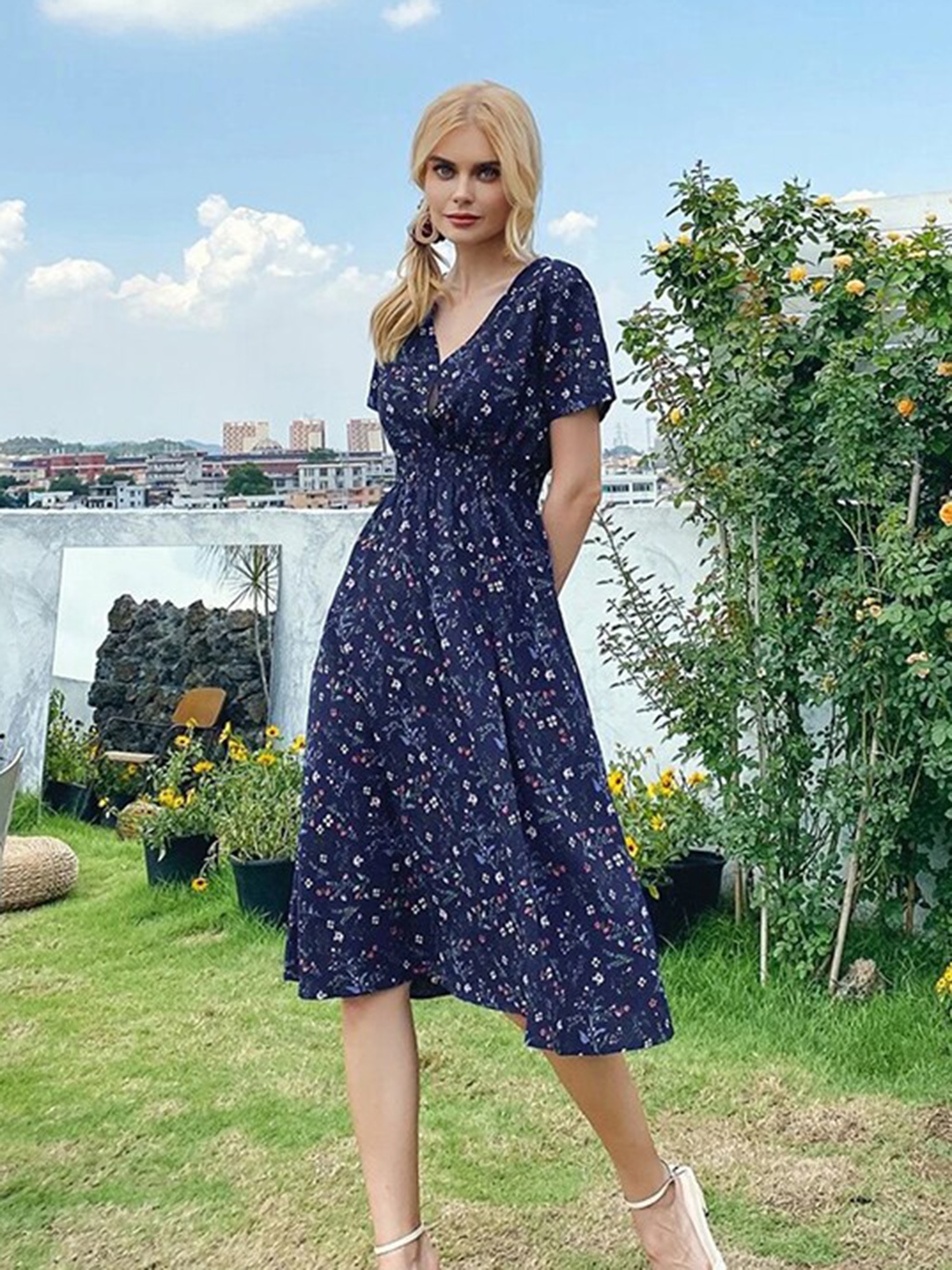 

StyleCast Blue Floral Printed Smocked A-Line Dress