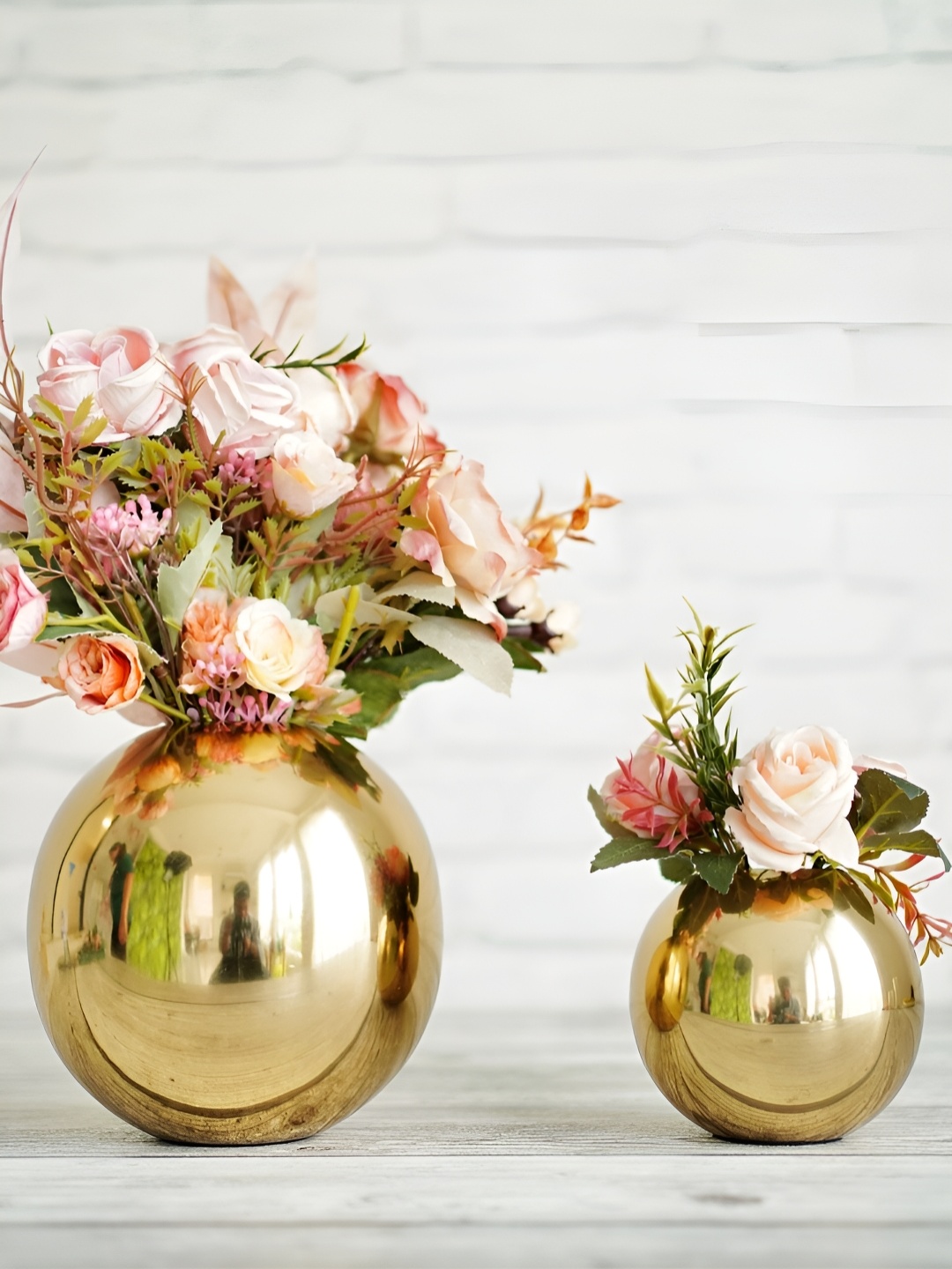 

BEHOMA Set of 2 Golden Metal Ball Flower Vases, Gold