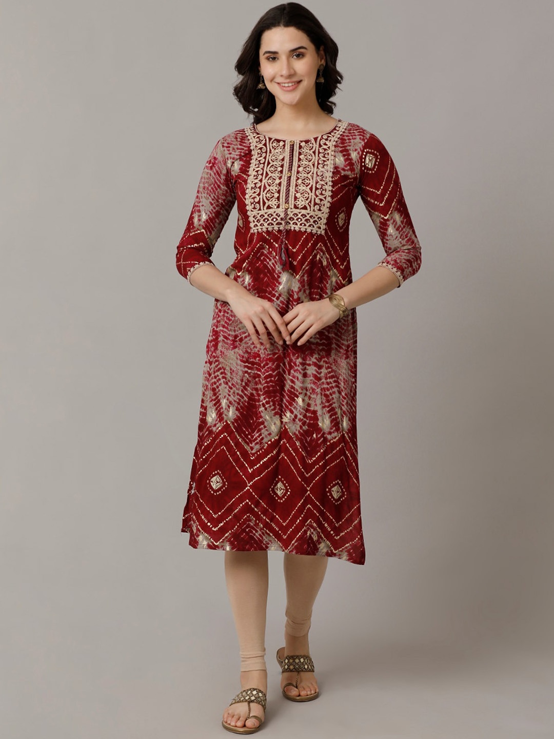 

NAYRA Geometric Dyed Kurta, Maroon