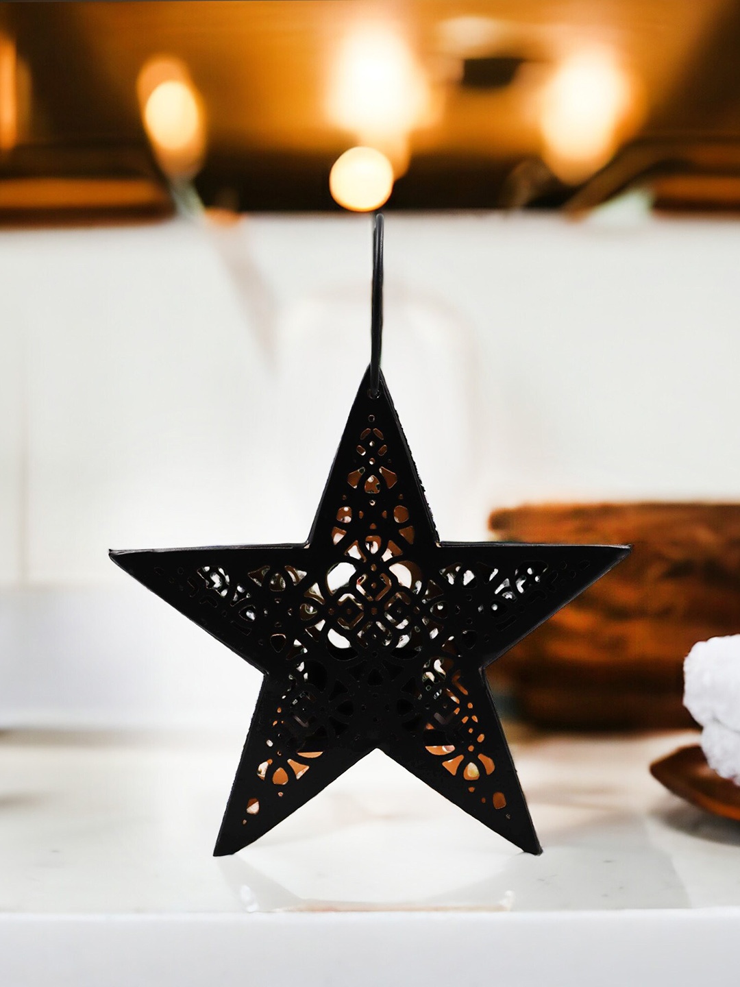 

HOSLEY Black Star Shaped Textured Hanging Tealight Candle Holder