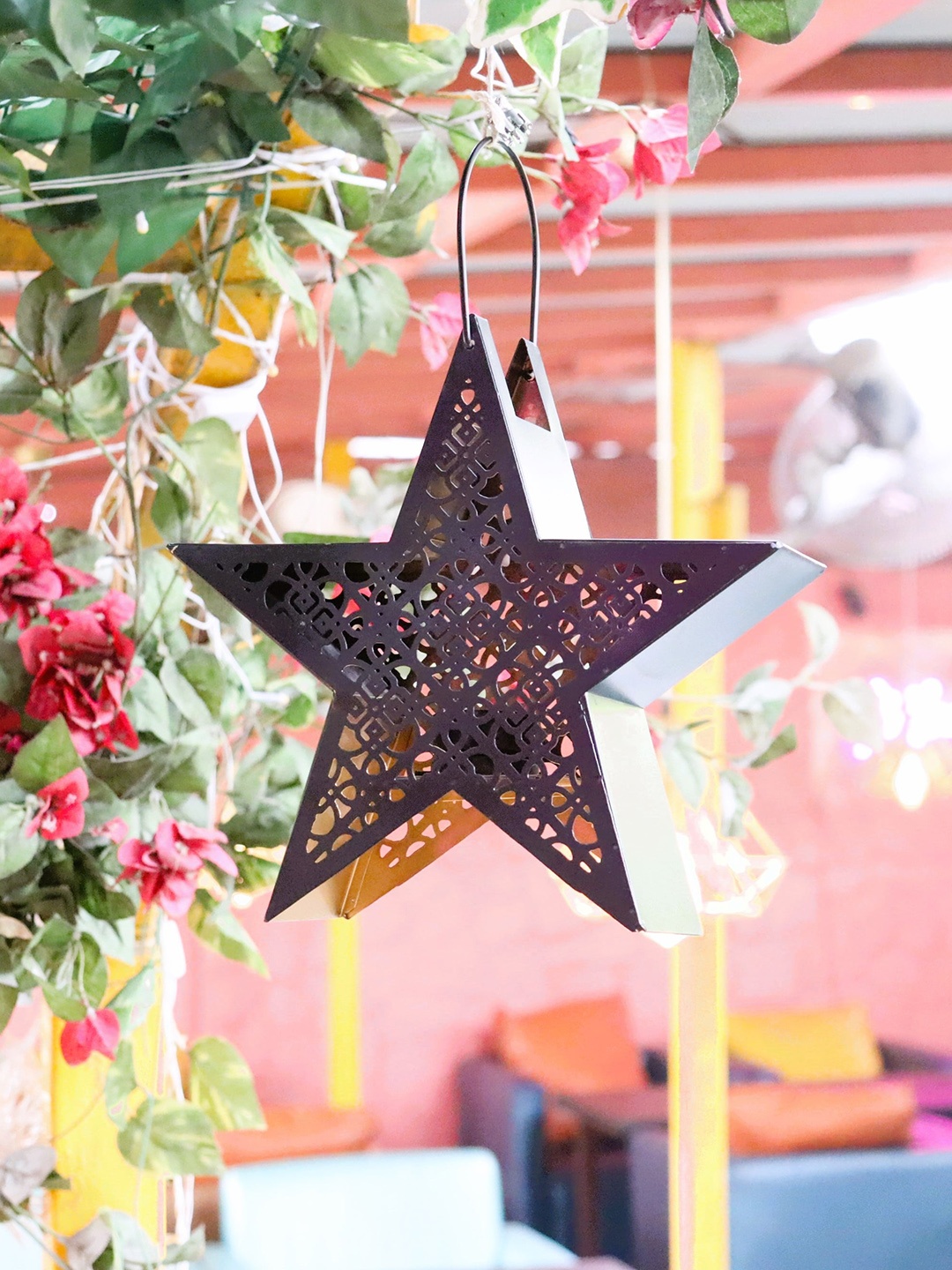 

HOSLEY Black Star Shaped Textured Hanging Tealight Candle Holder