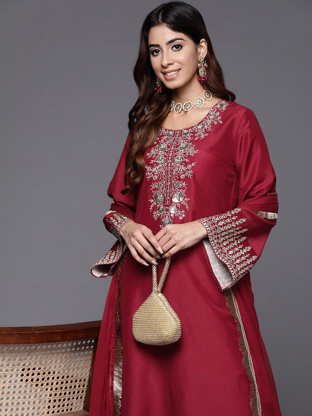 

Varanga Floral Embroidered Zari Kurta with Trousers & Dupatta, Maroon