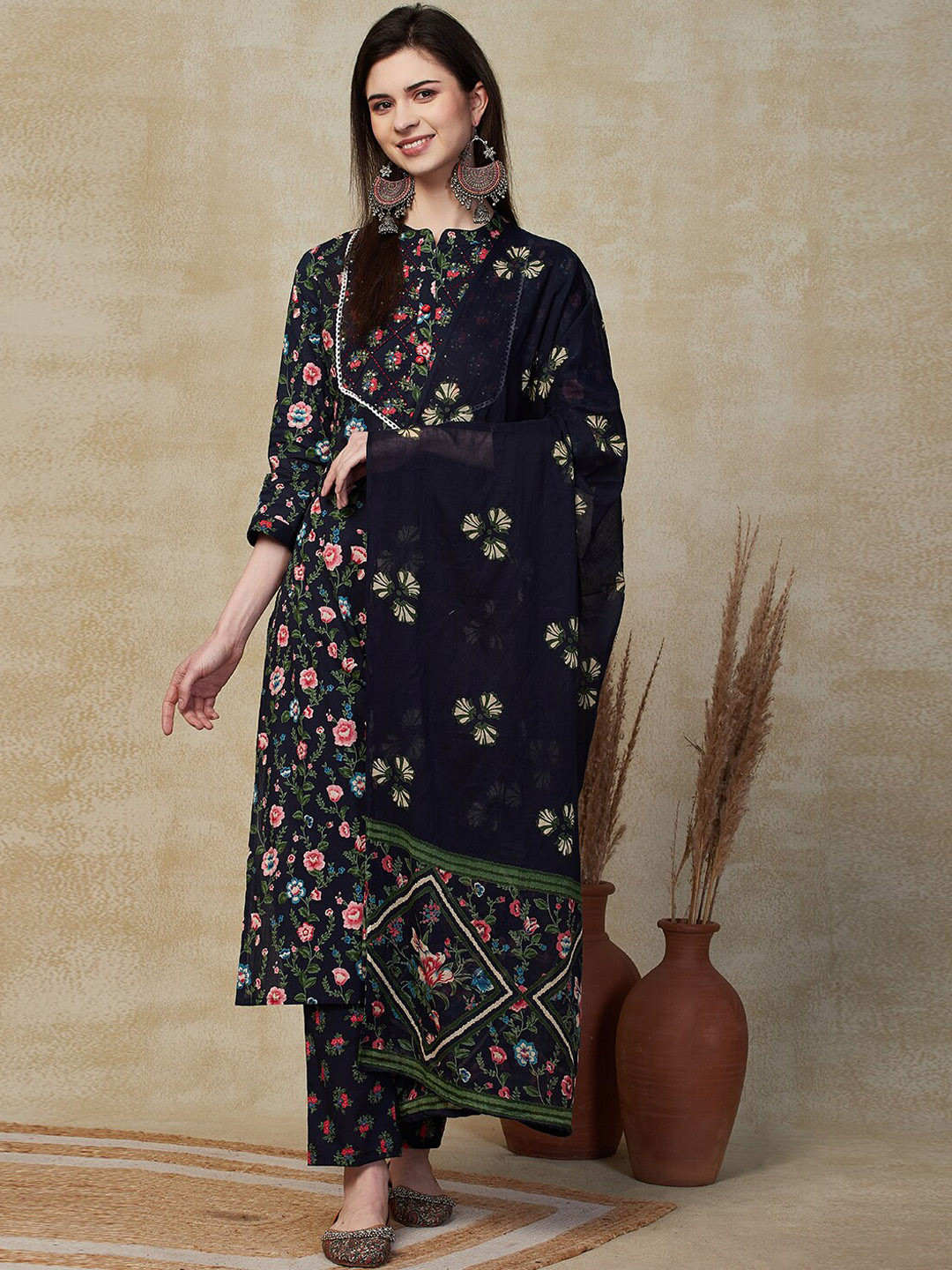 

FASHOR Floral Printed Regular Sequinned Pure Cotton Kurta With Trousers & Dupatta, Navy blue