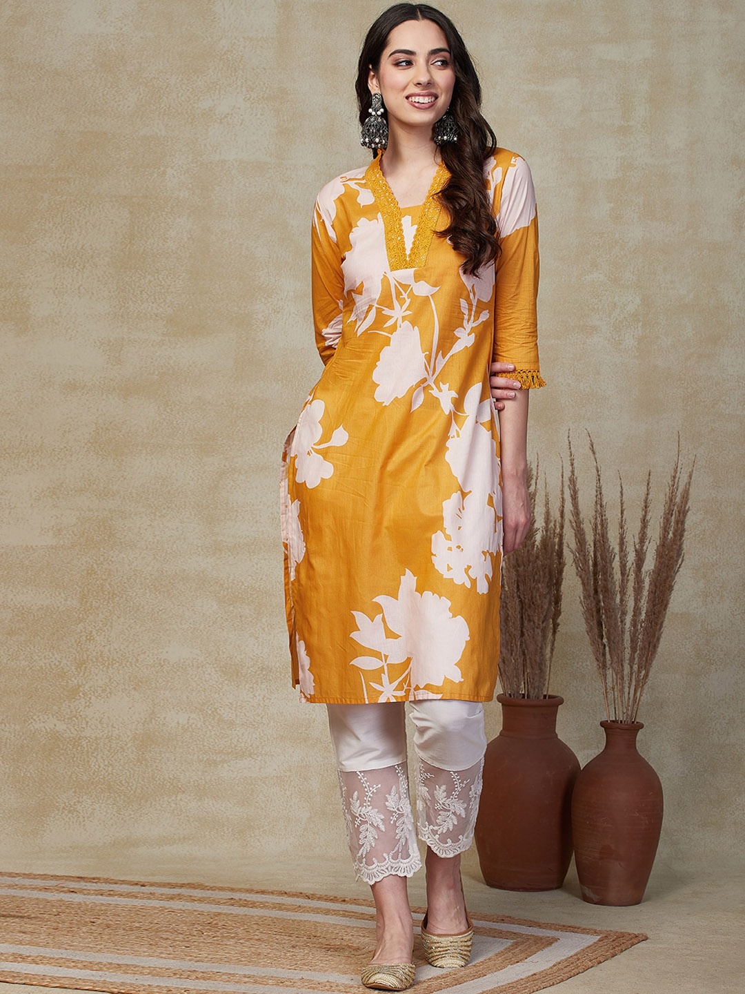 

FASHOR Mustard & White Floral Printed Straight Kurta