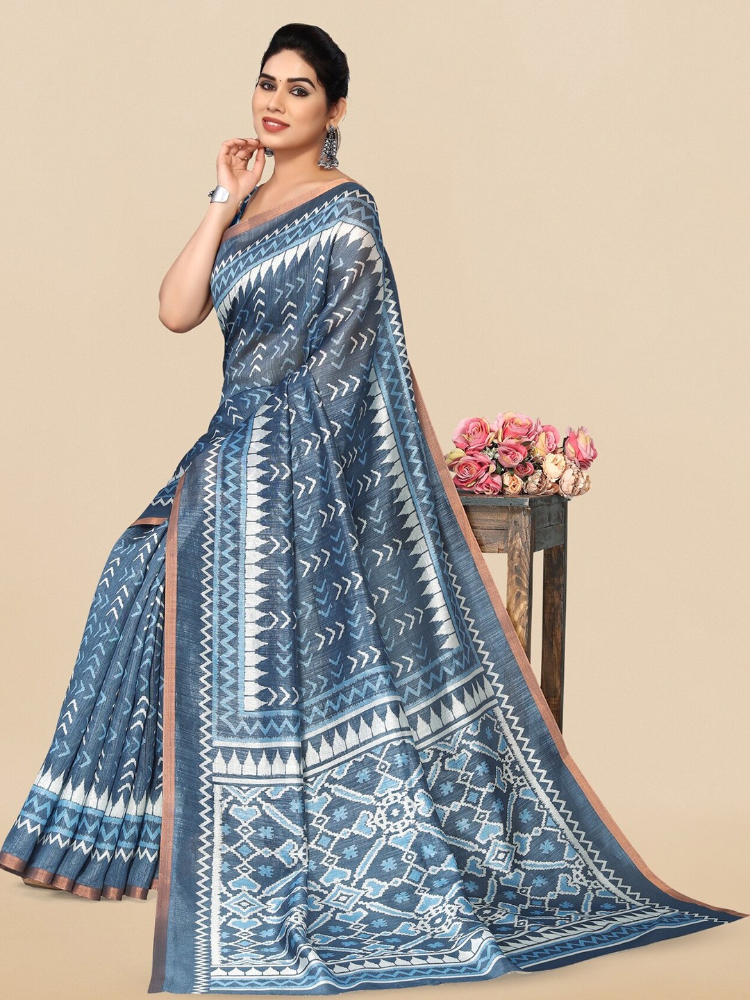 

KALINI Geometric Printed Zari Ikat Saree, Blue