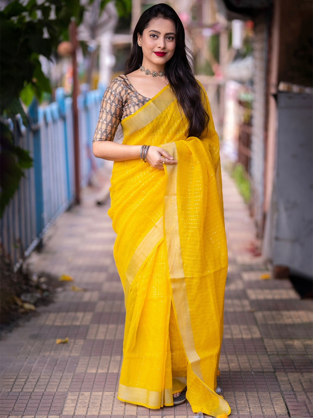 

Mitera Embellished Zari Linen Saree, Yellow