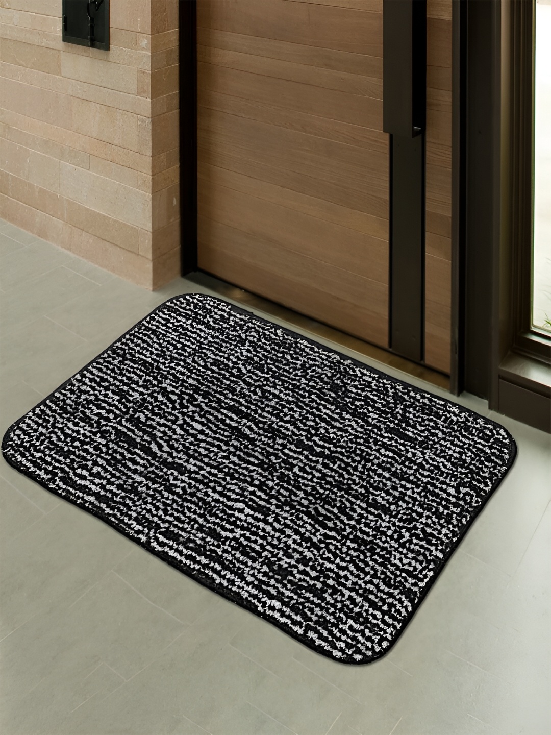 

Kuber Industries Black & White 2-Pcs Striped Pattern Anti Slip Absorbent Fluffy Doormats