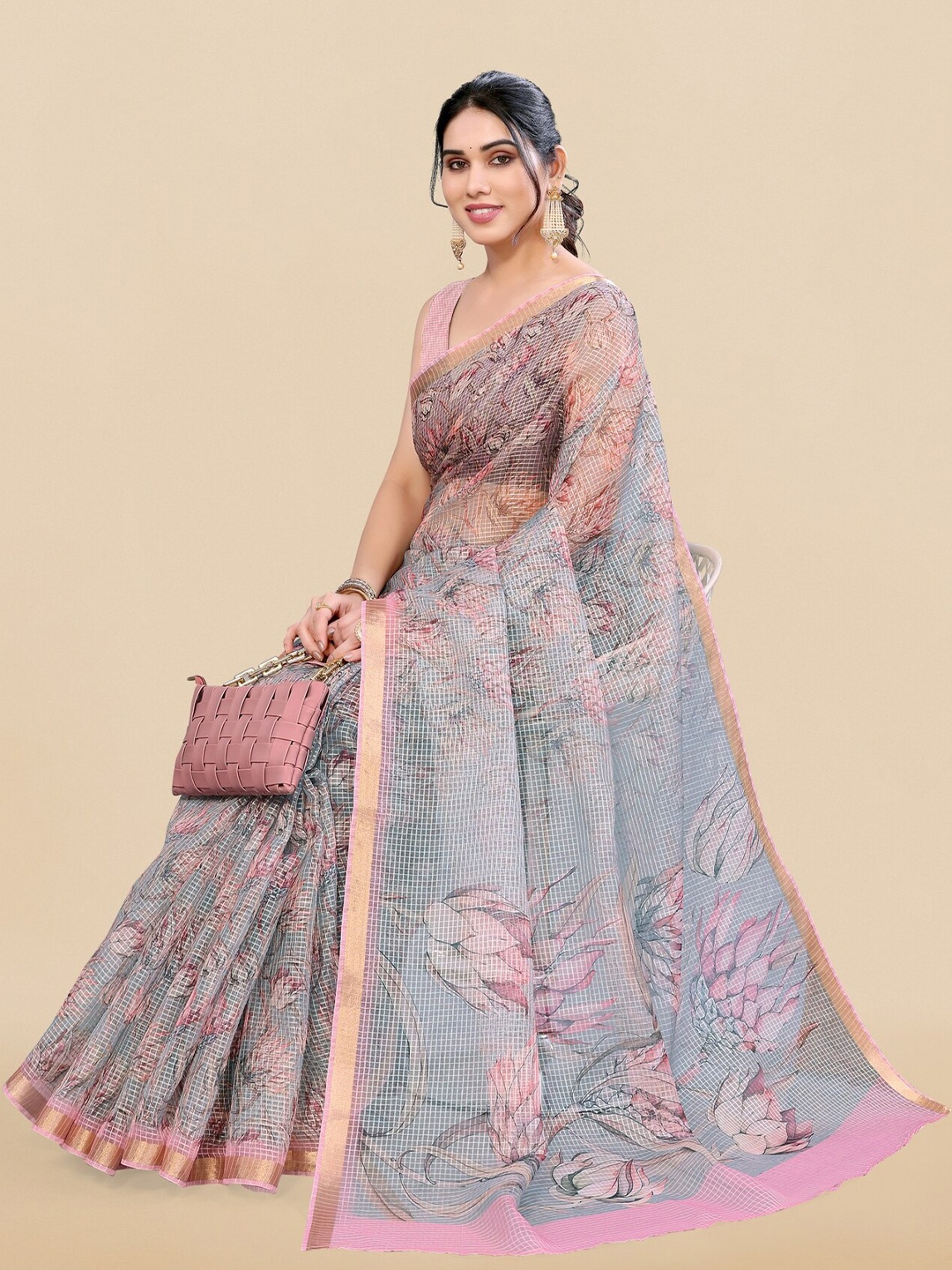 

MIRCHI FASHION Grey & Pink Floral Printed Zari Saree
