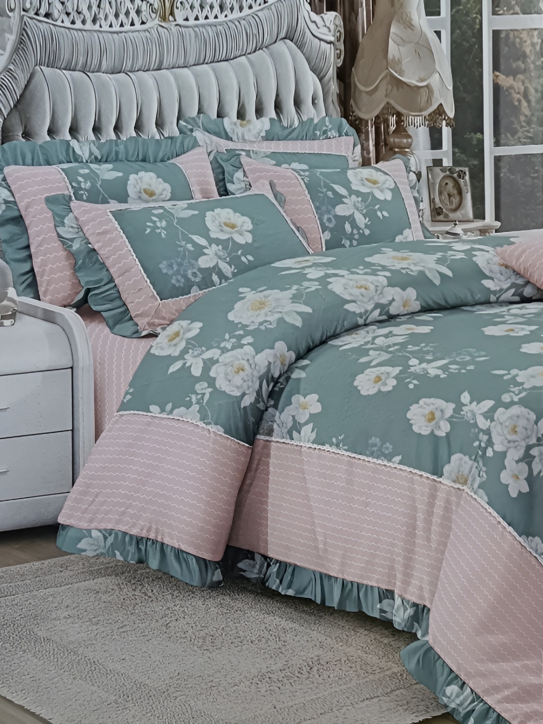 

Signature Green & White Floral 180 TC 2 King Bedsheet with 1 Pillow Covers