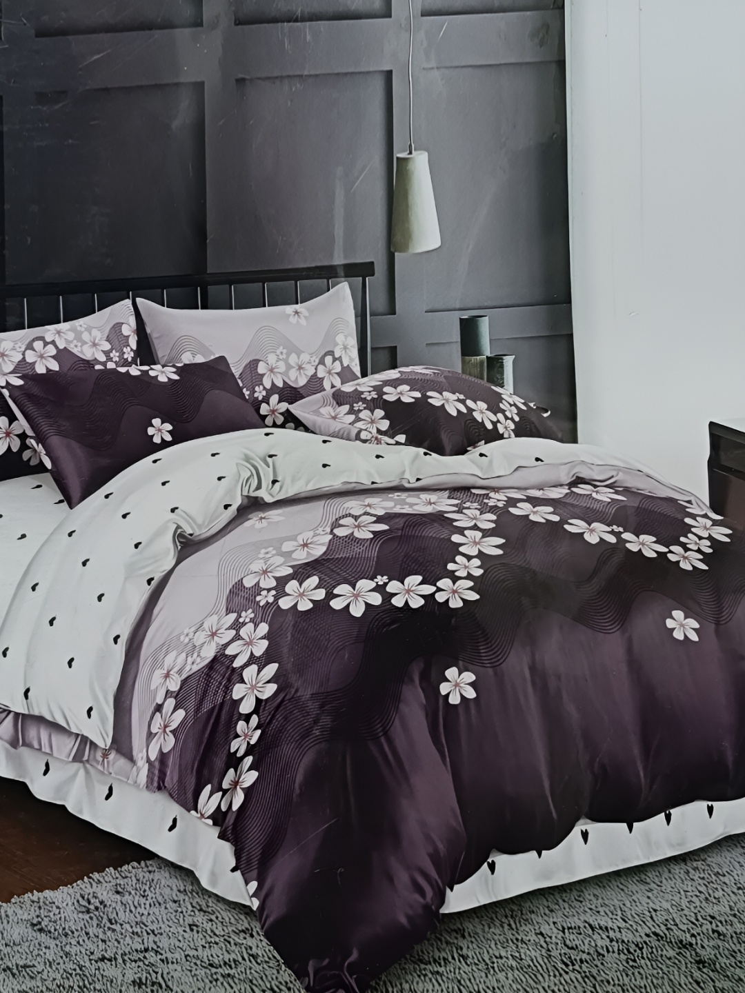 

Signature White & Purple Floral 180 TC 2 King Bedsheet with 1 Pillow Covers