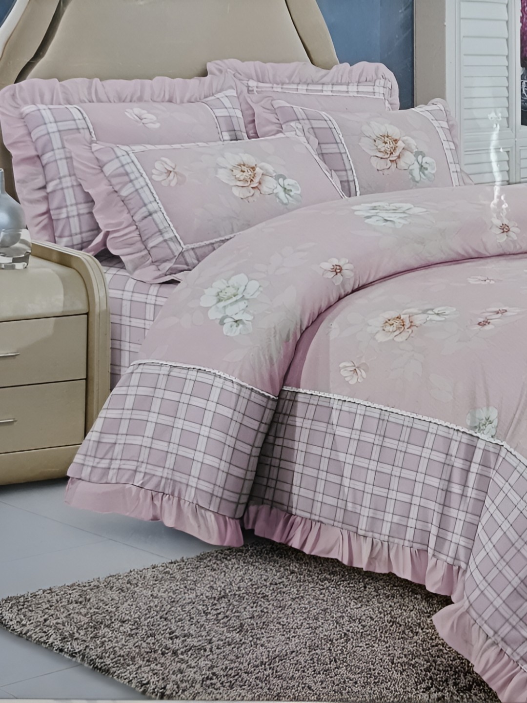 

Signature Pink & White Floral 180 TC 2 King Bedsheet with 1 Pillow Covers