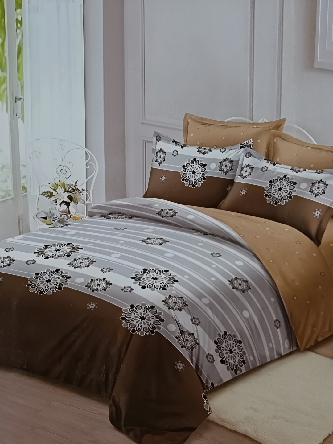 

Signature Brown & Silver-Toned Ethnic Motifs 180 TC 2 King Bedsheet with 1 Pillow Covers