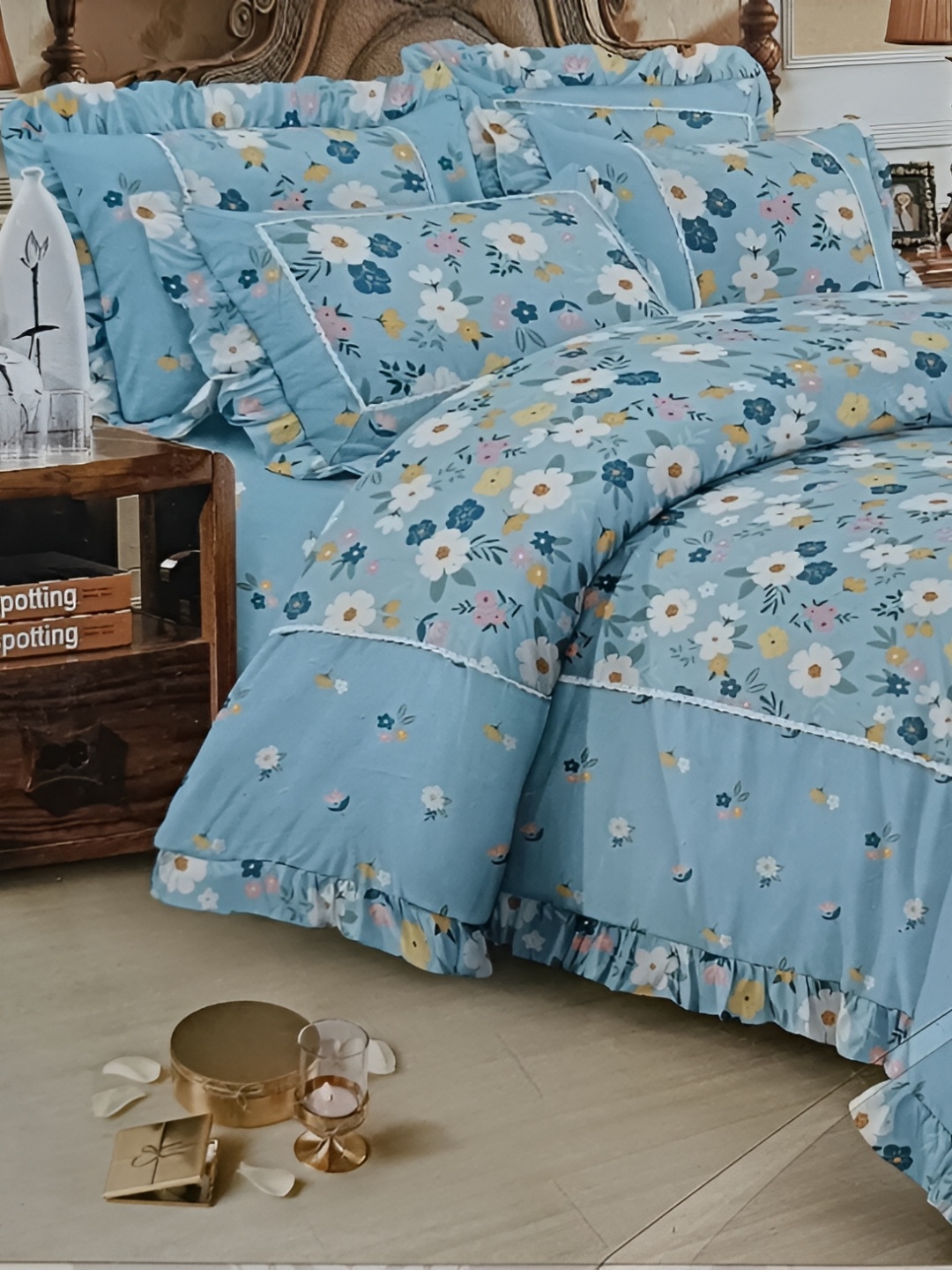 

Signature Blue & White Floral 180 TC 2 King Bedsheet with 1 Pillow Covers