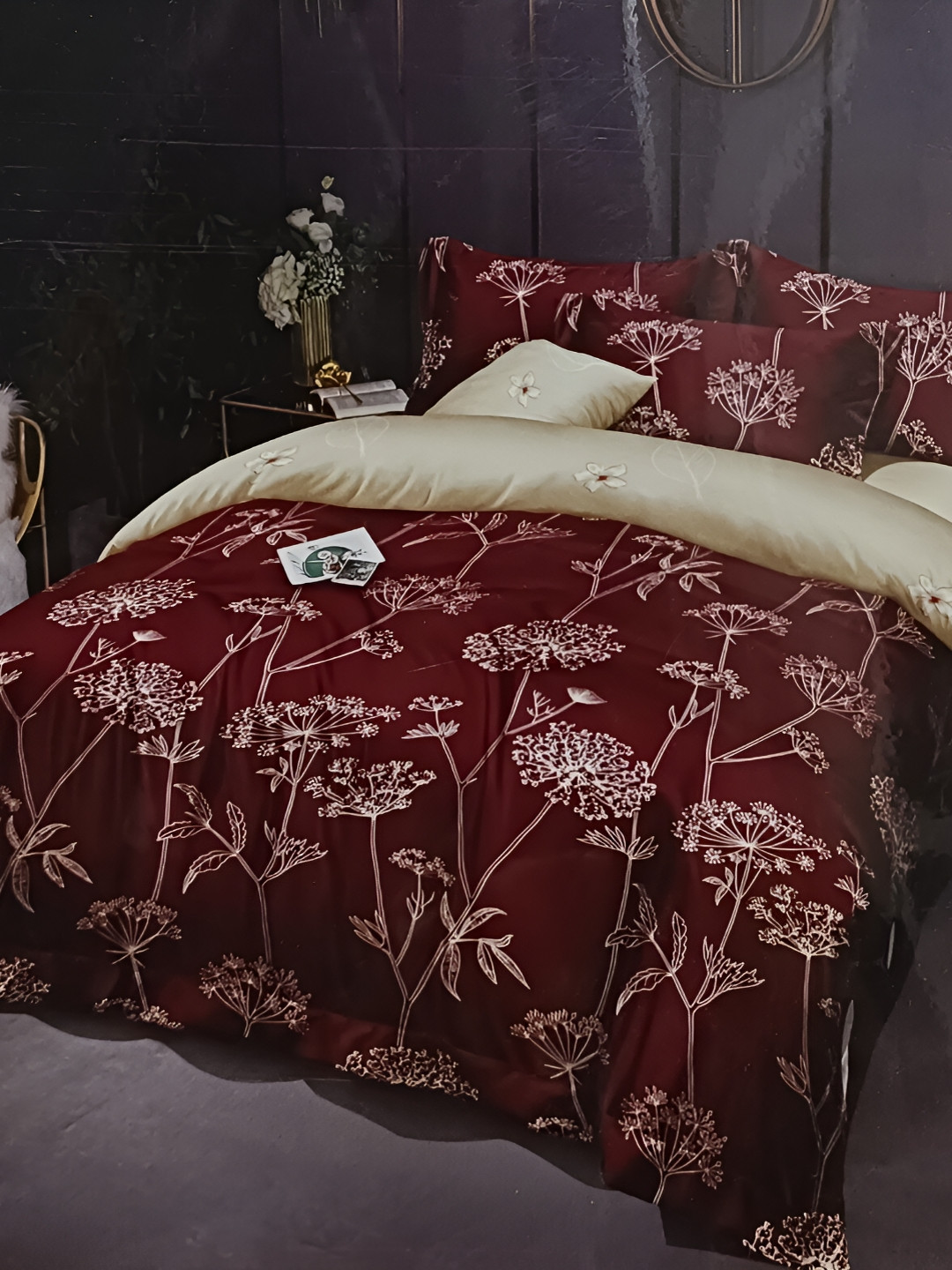 

Signature Red & Cream-Coloured Floral 180 TC King Bedsheet with 4 Pillow Covers
