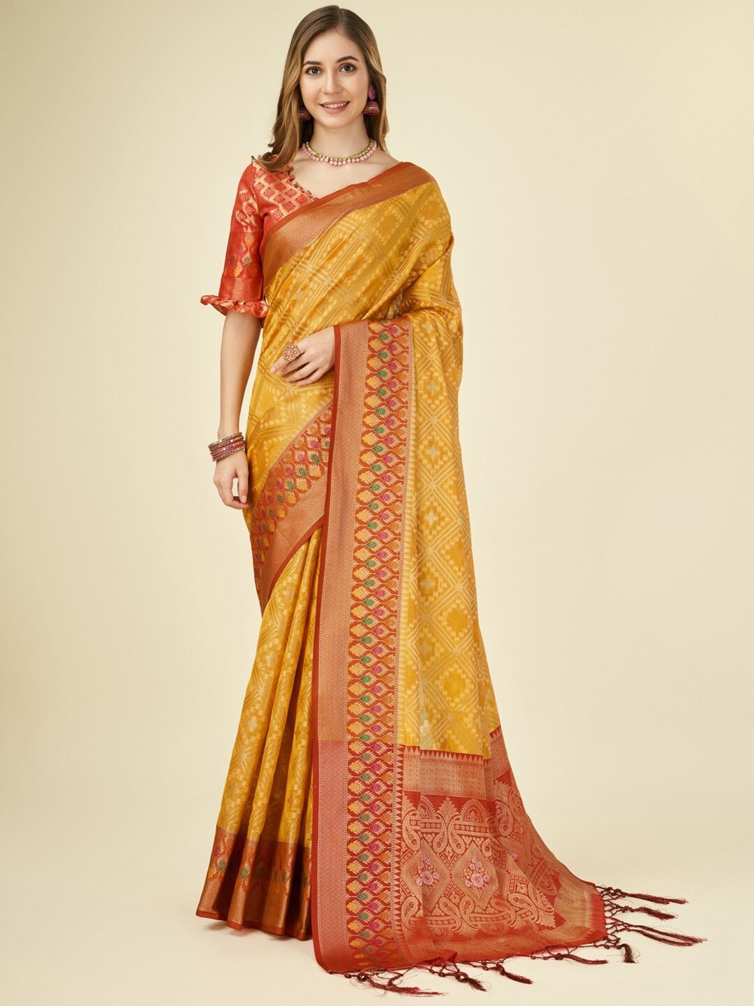 

MAGMINA Geometric Woven Design Zari Organza Banarasi Saree, Gold