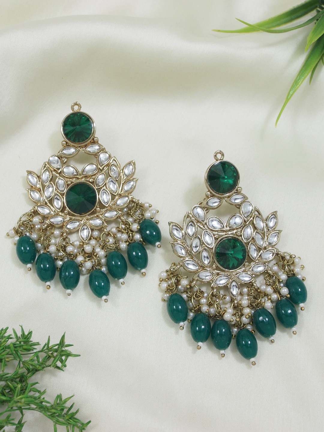 

I Jewels Gold-Plated Kundan Contemporary Chandbalis