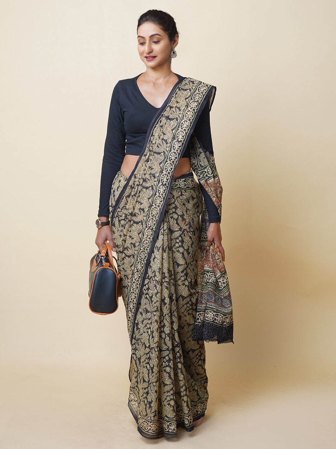 

Unnati Silks Floral Silk Cotton Kota Saree, Black