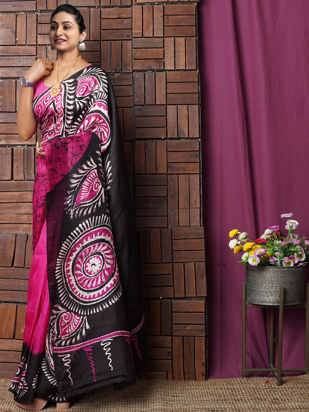 

Unnati Silks Floral Printed Pure Silk Handloom Murshidabad silk Saree, Pink