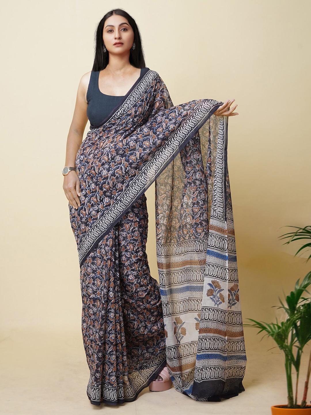

Unnati Silks Ethnic Motifs Printed Handloom Kota Saree, Black