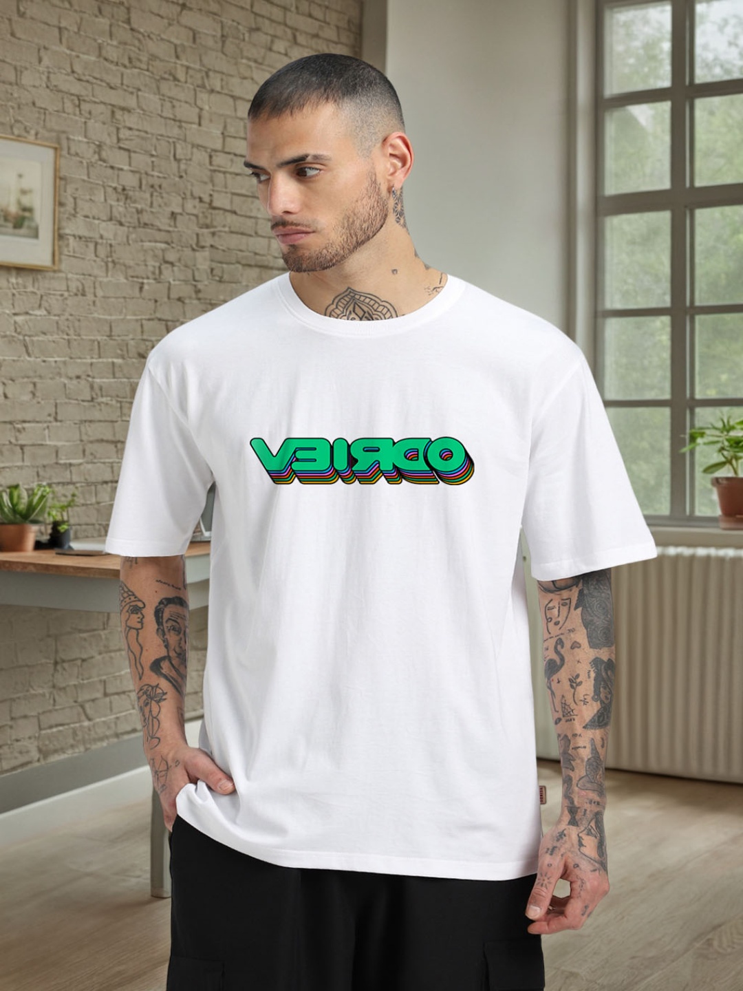 

VEIRDO White Printed Round Neck Drop-Shoulder Sleeves Pure Cotton Oversized T-shirt