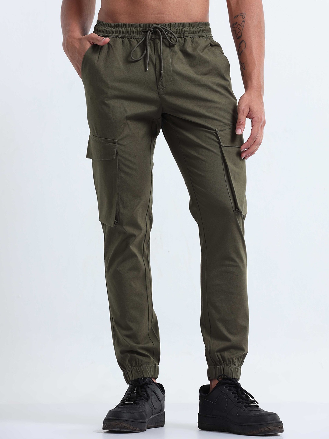

Tailoraedge Men Mid-Rise Relaxed-Fit Cargo Joggers, Olive