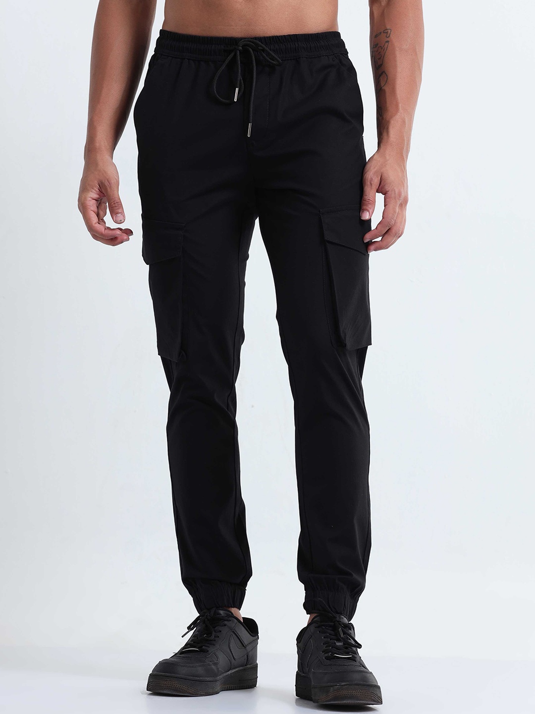 

Tailoraedge Men Mid-Rise Relaxed-Fit Cargo Joggers, Black