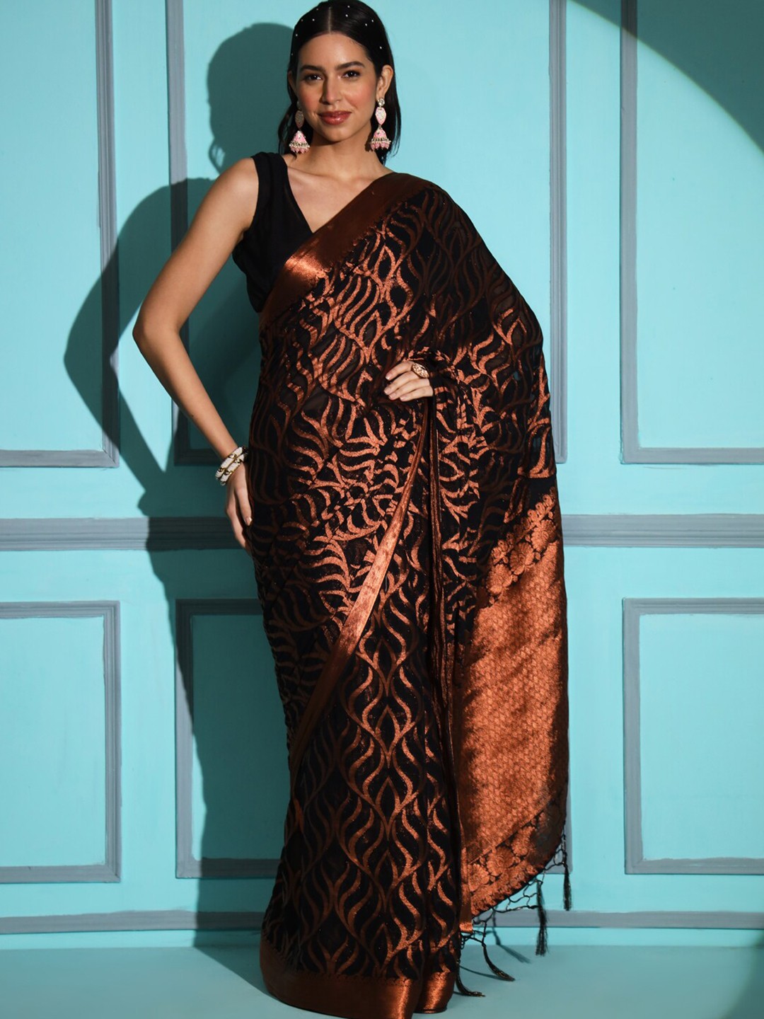 

Tikhi Imli Black Abstract Woven Design Zari Saree