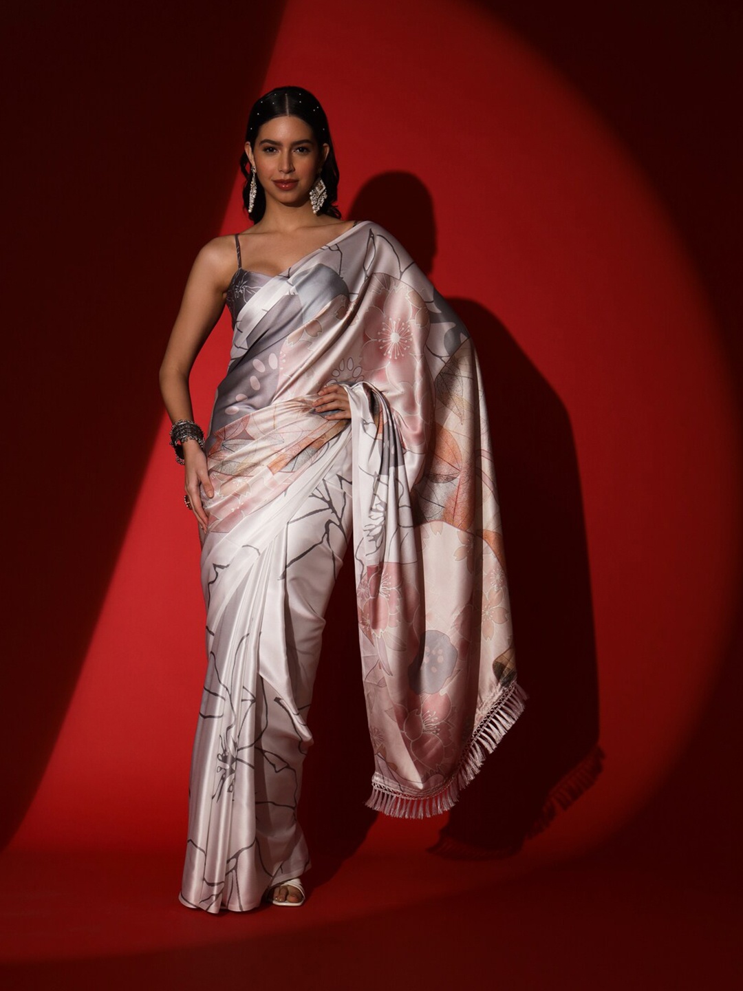 

Tikhi Imli Floral Printed Saree With Tassels, Cream