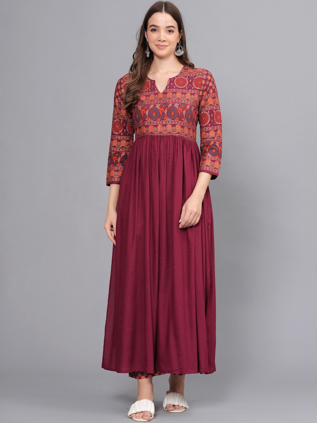 

Chandbaali Ethnic Motifs Printed Empire Kurta with Trousers, Maroon