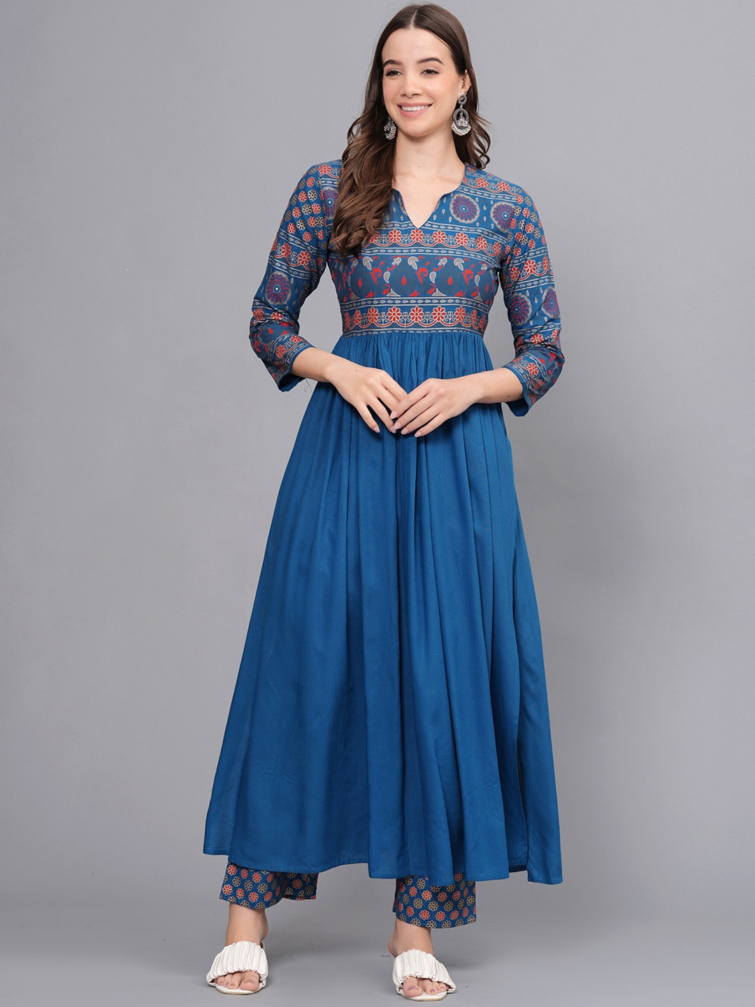 

Chandbaali Ethnic Motifs Printed Regular Kurta with Trousers, Blue