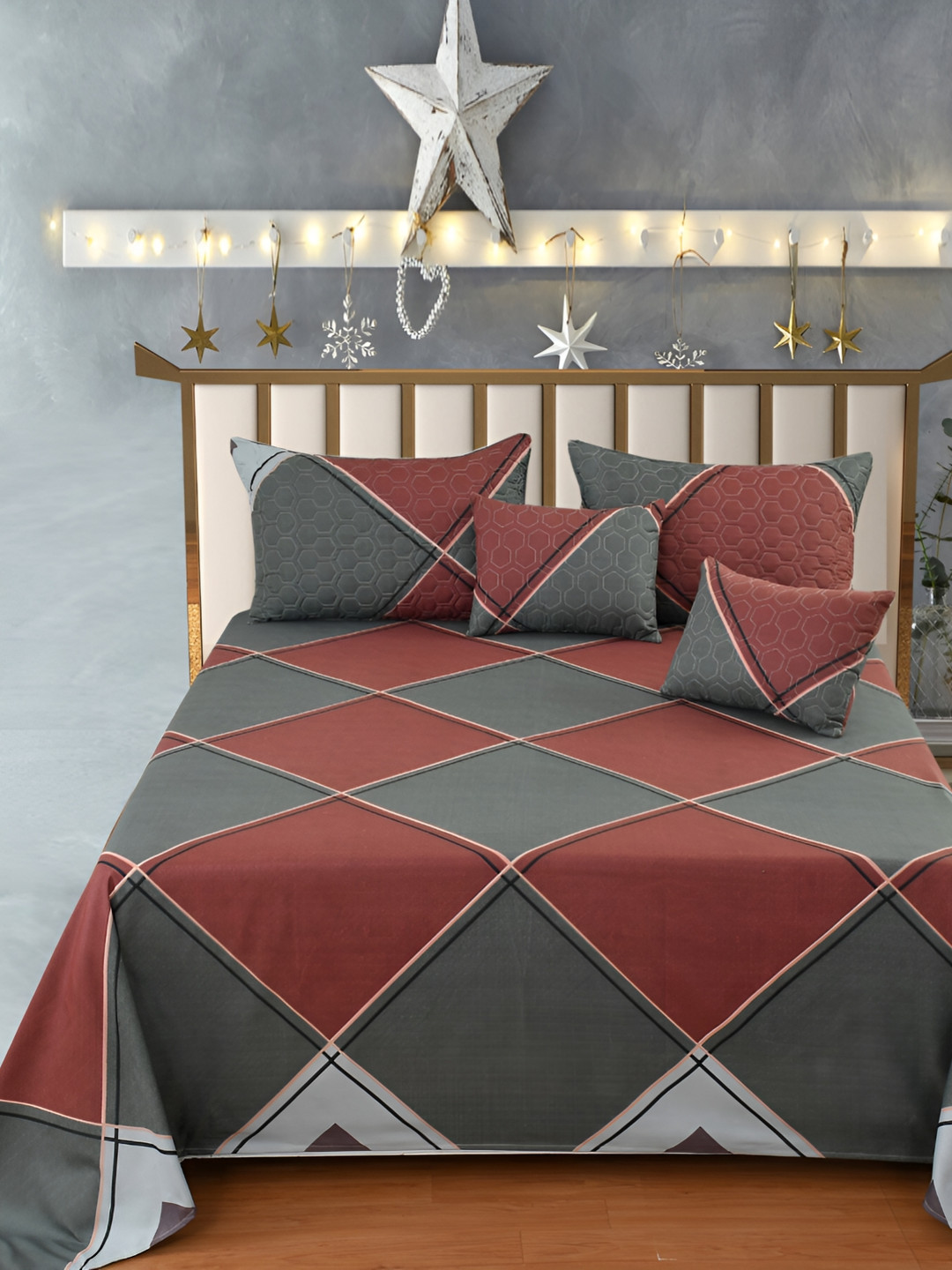 

Nivasam Maroon & Black Geometric 400 TC King Bedsheet with 2 Pillow Covers
