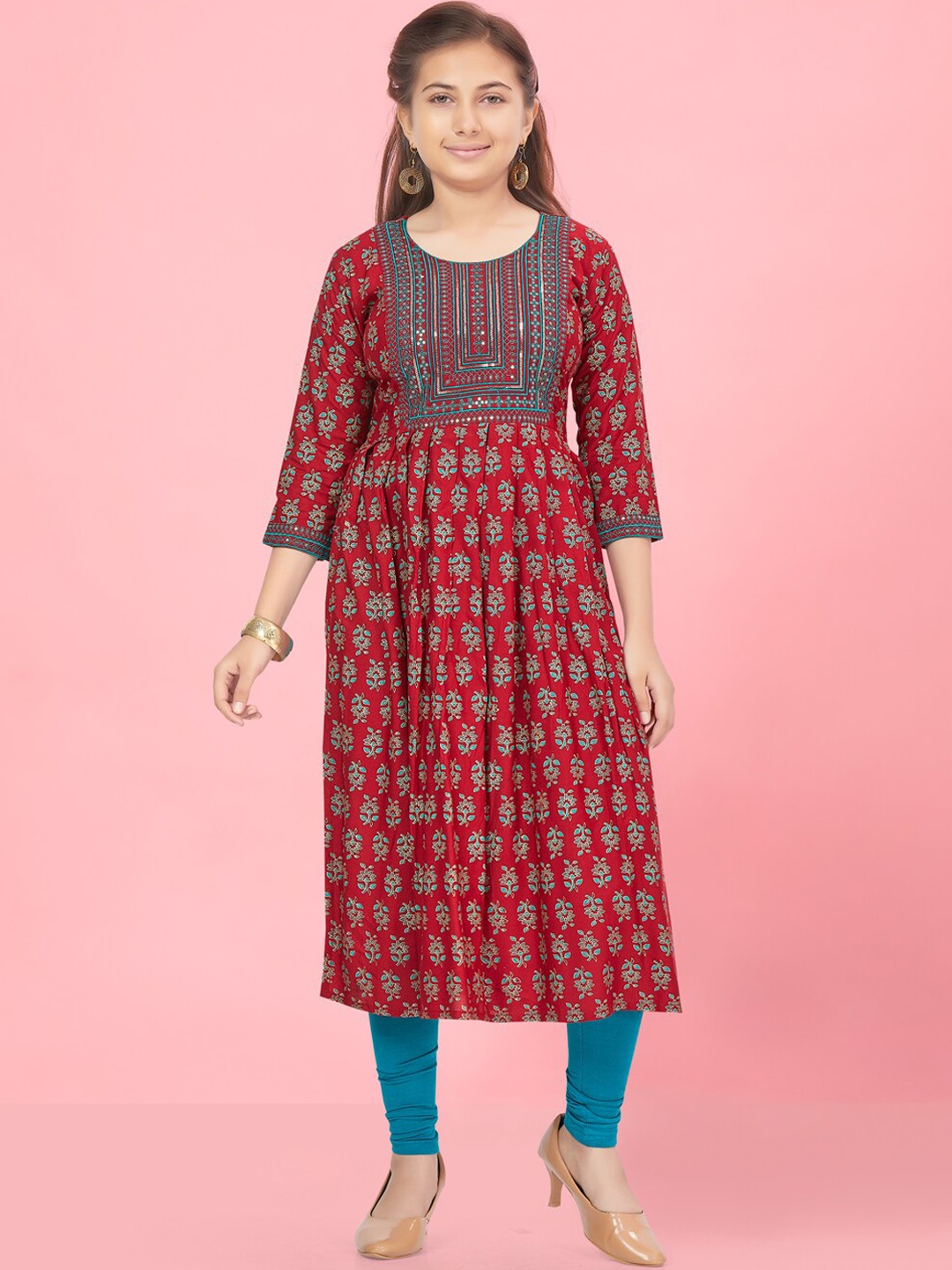 

BAESD Girls Ethnic Motifs Printed Regular Sequined Kurta With Leggings, Maroon