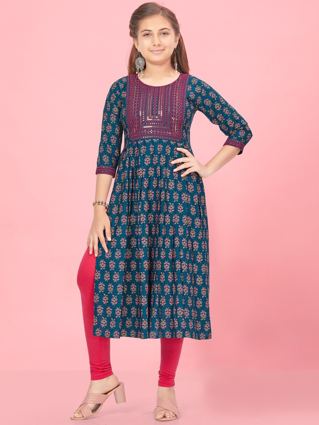 

BAESD Girls Ethnic Motifs Embroidered Sequinned Kurta With Leggings, Turquoise blue