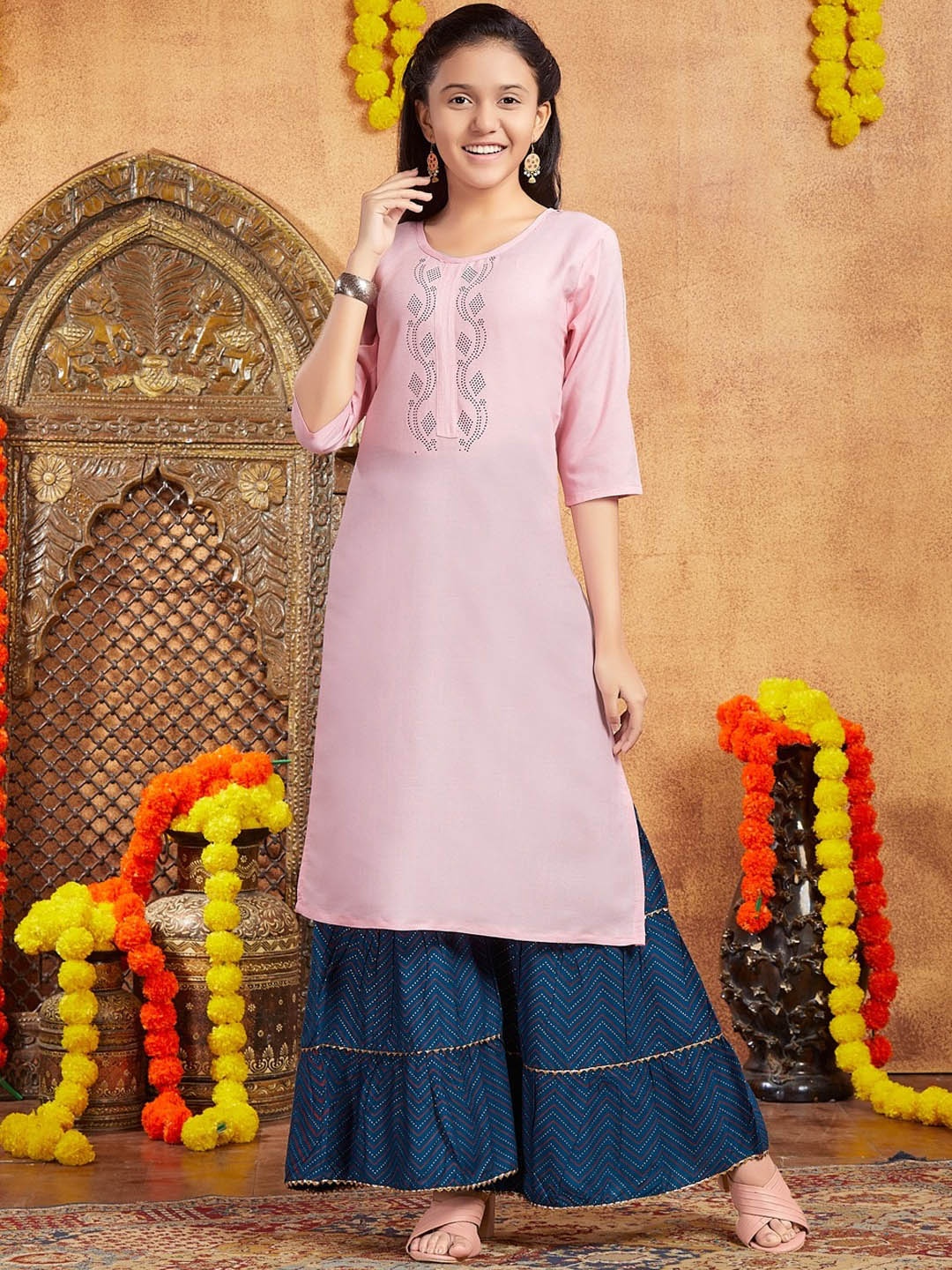 

BAESD Girls Embellished Round Neck Three-Quarter Sleeves Cotton Straight Kurta, Pink