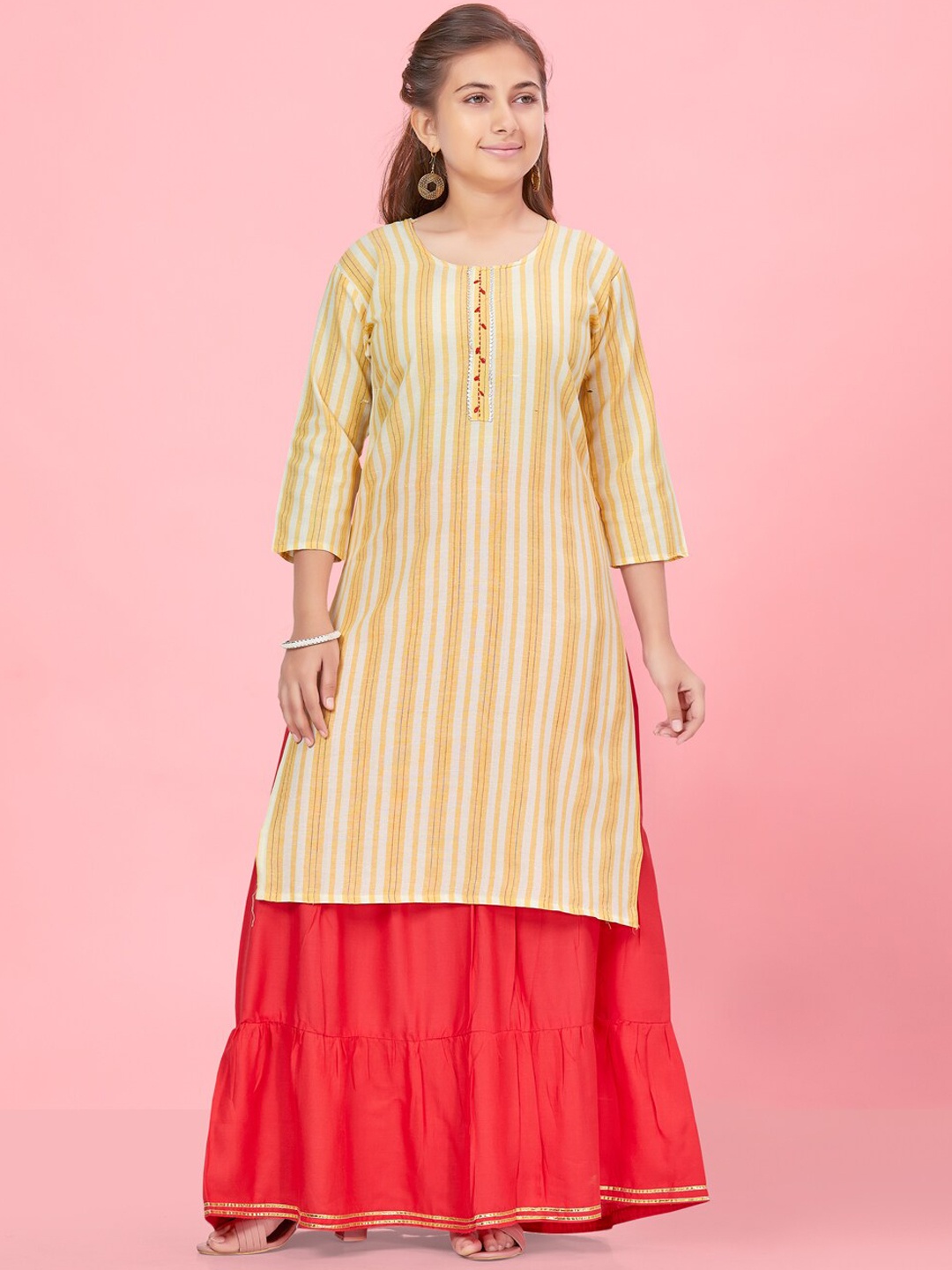 

BAESD Girls Striped Gotta Patti Cotton Straight Kurta, Peach