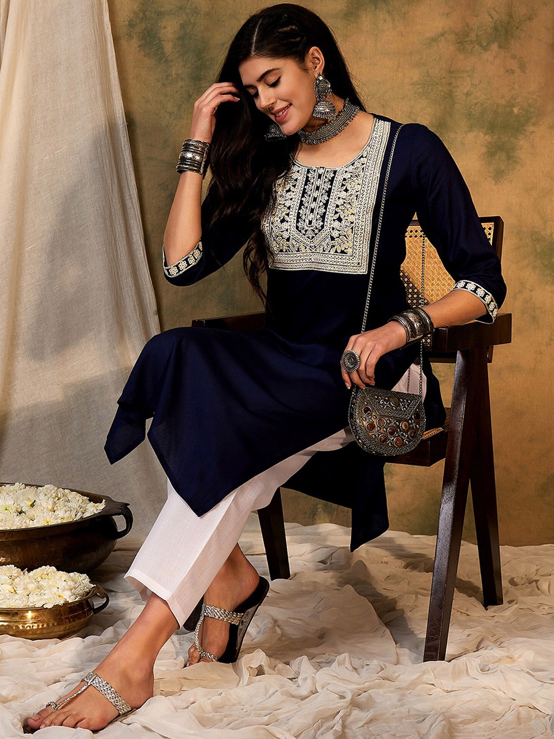

Anouk Navy Blue Floral Embroidered Round Neck Straight Kurtas