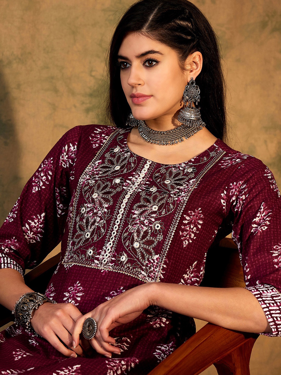 

Anouk Ethnic Motifs Printed Straight Kurta, Burgundy